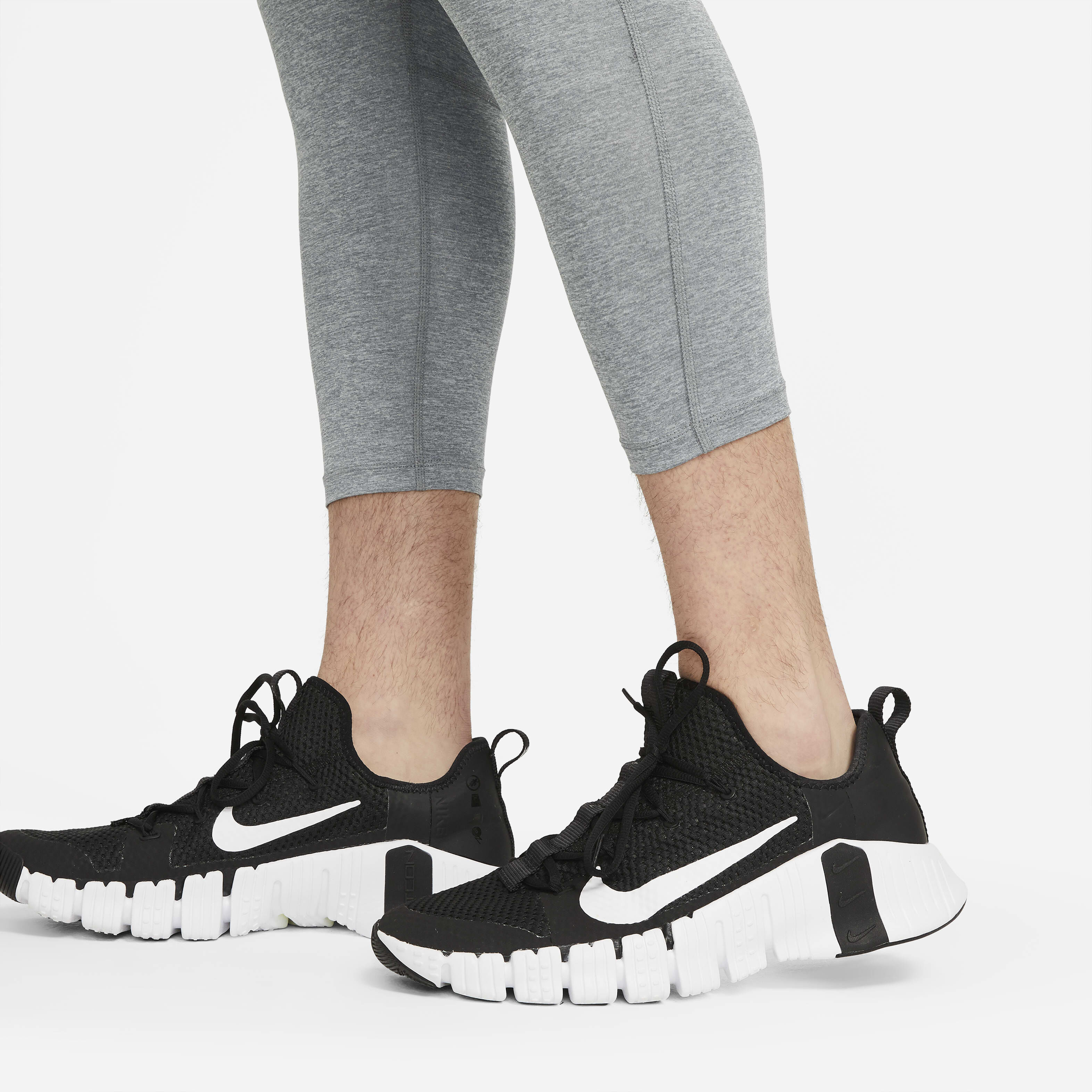 Nike Pro image number 9