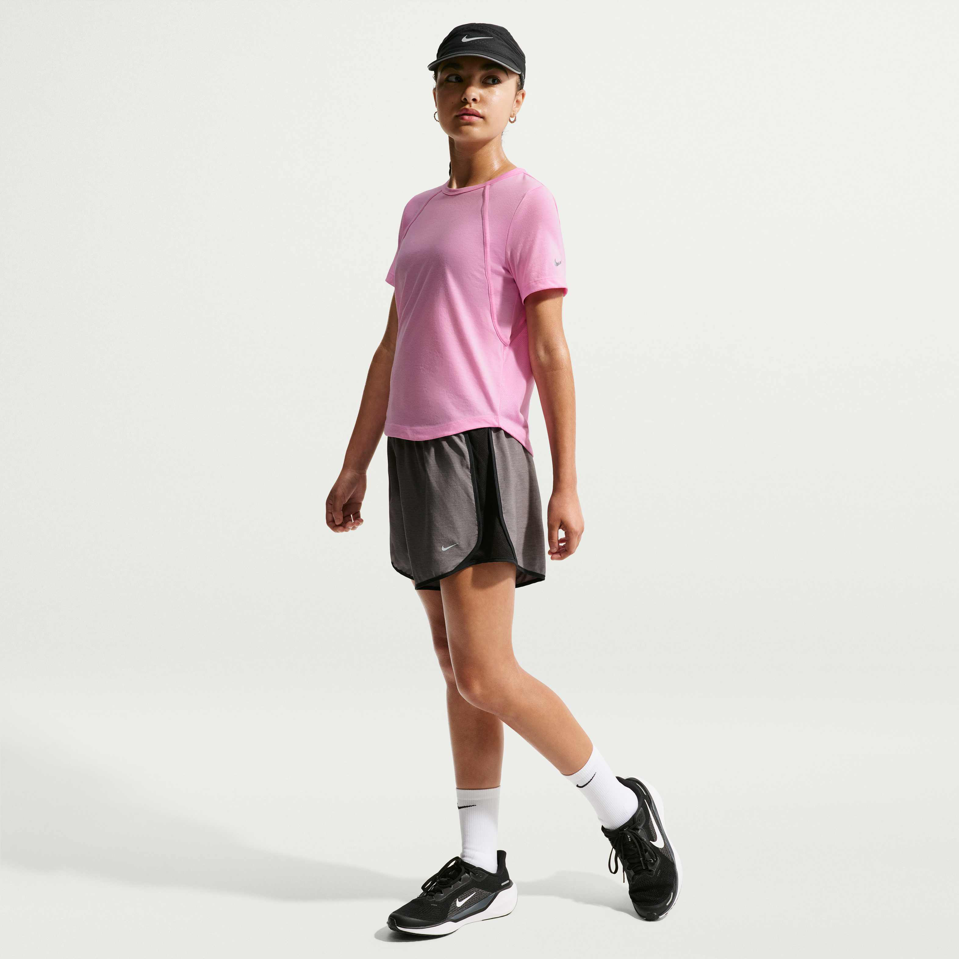 Nike Tempo image number 3