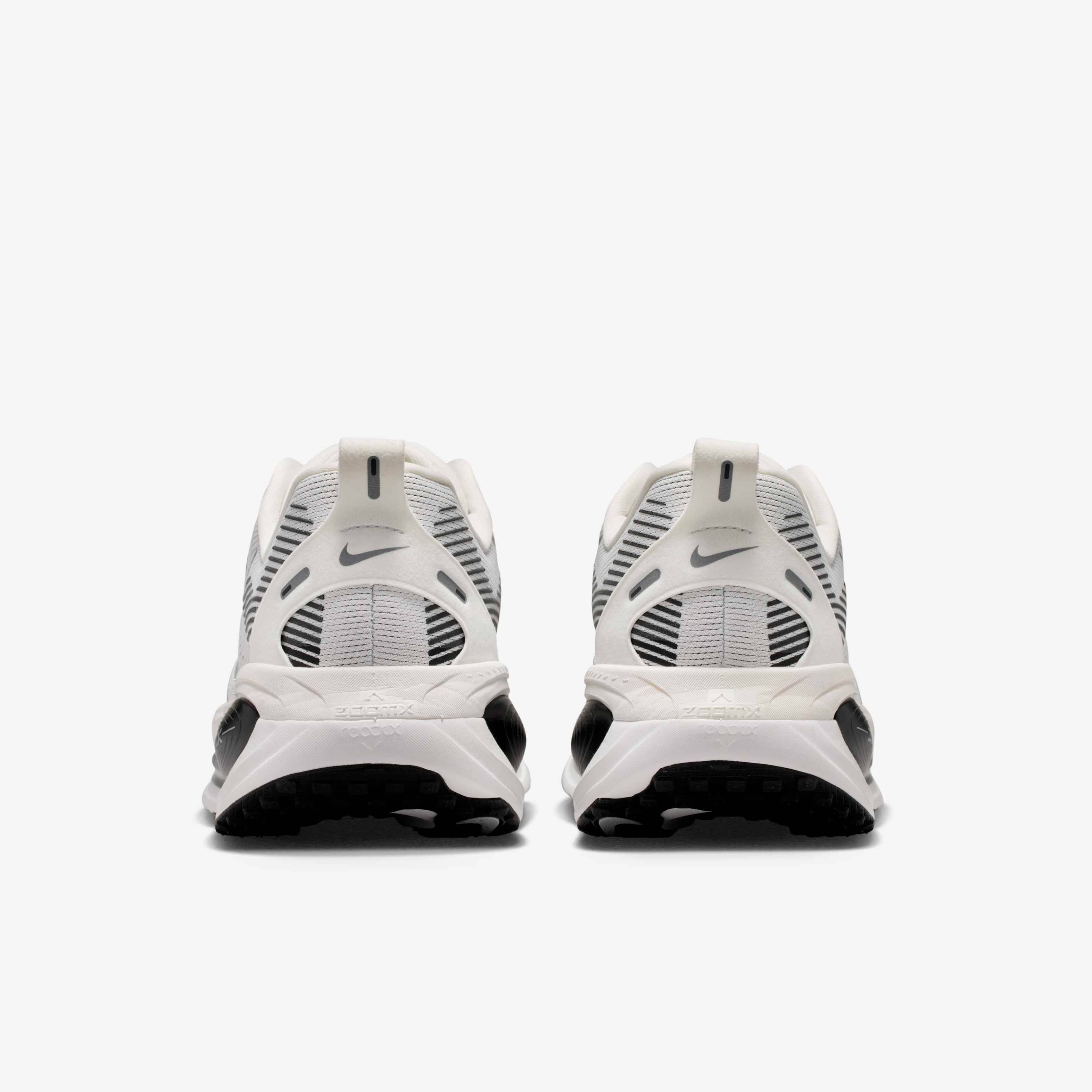 Nike Vomero 18 image number 5