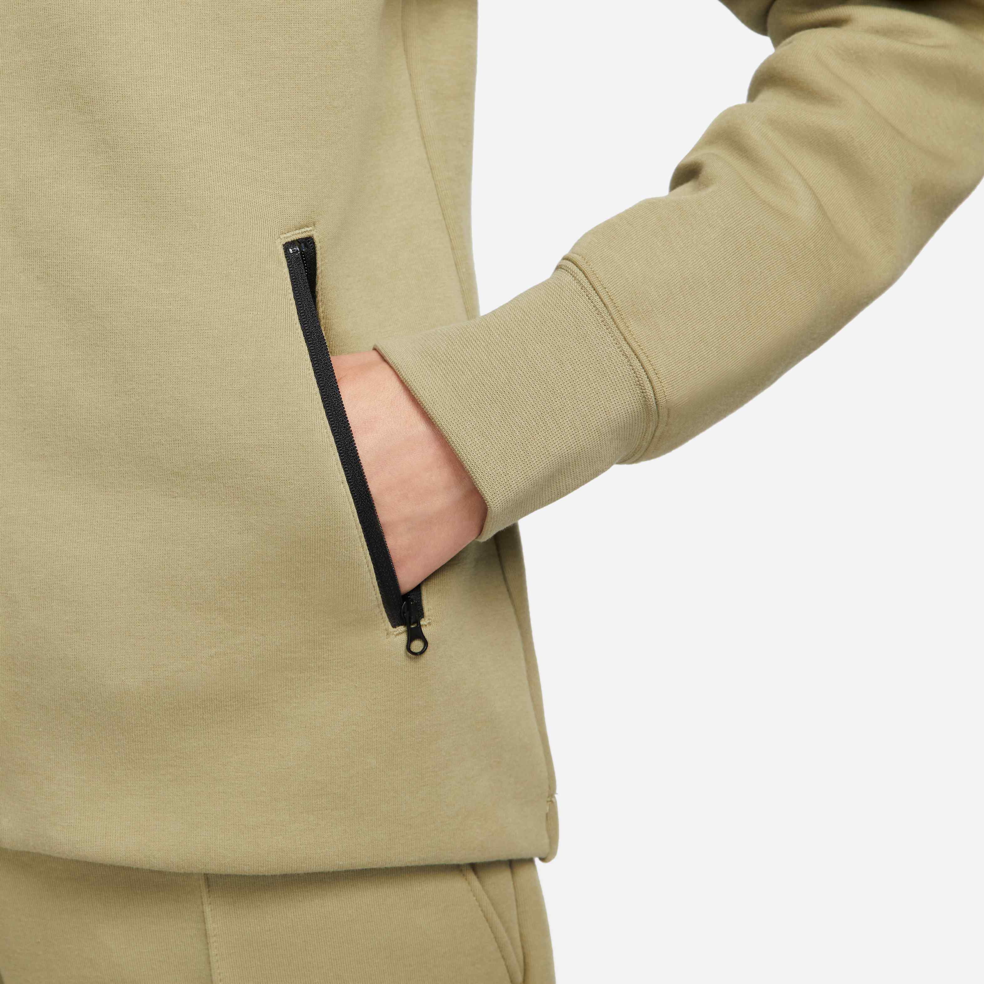 نايكي سبورتسوير تك فليس ويندرانر image number 3