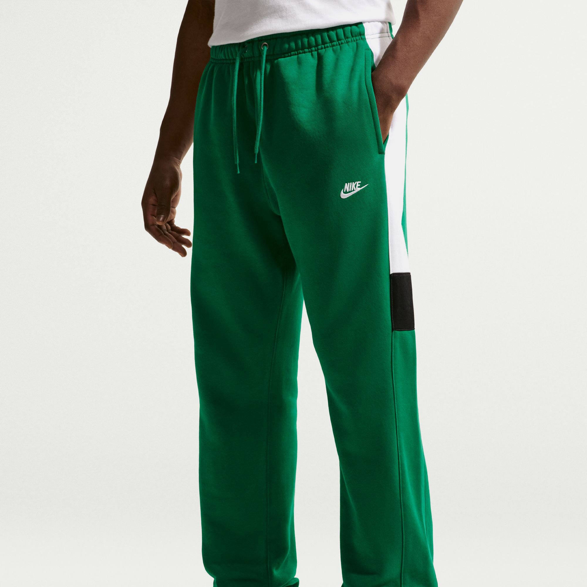 Nike Sportswear Club image number 4
