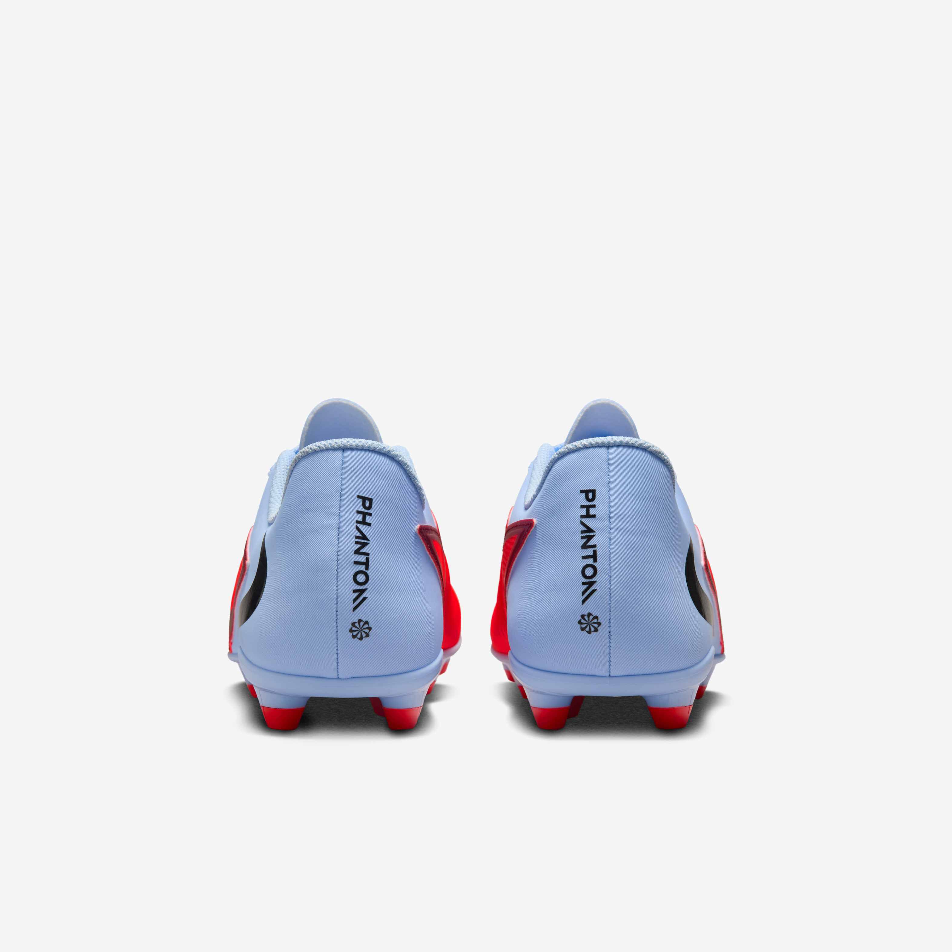 Nike Phantom 6 Low Club image number 5