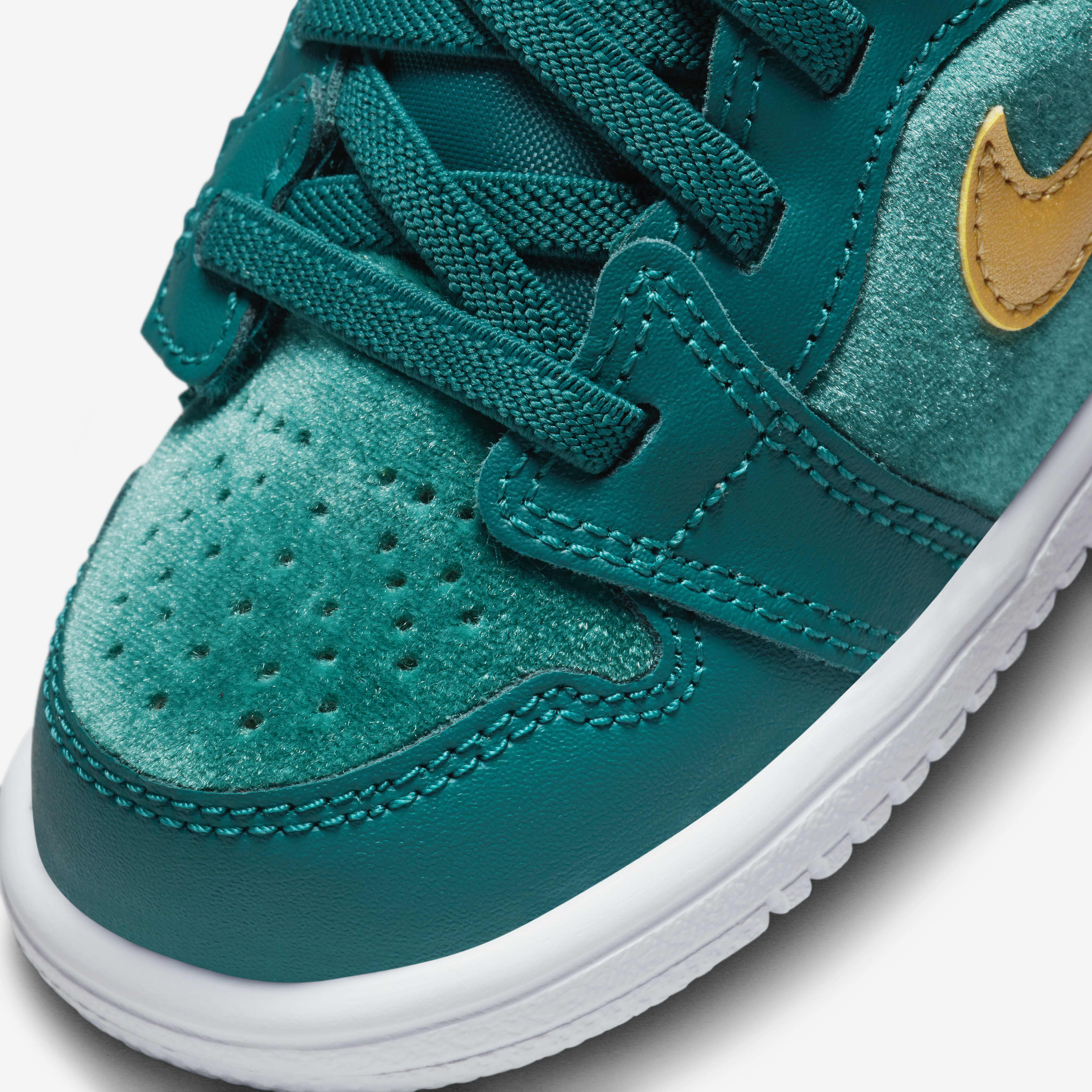 Jordan 1 Low Alt SE image number 6