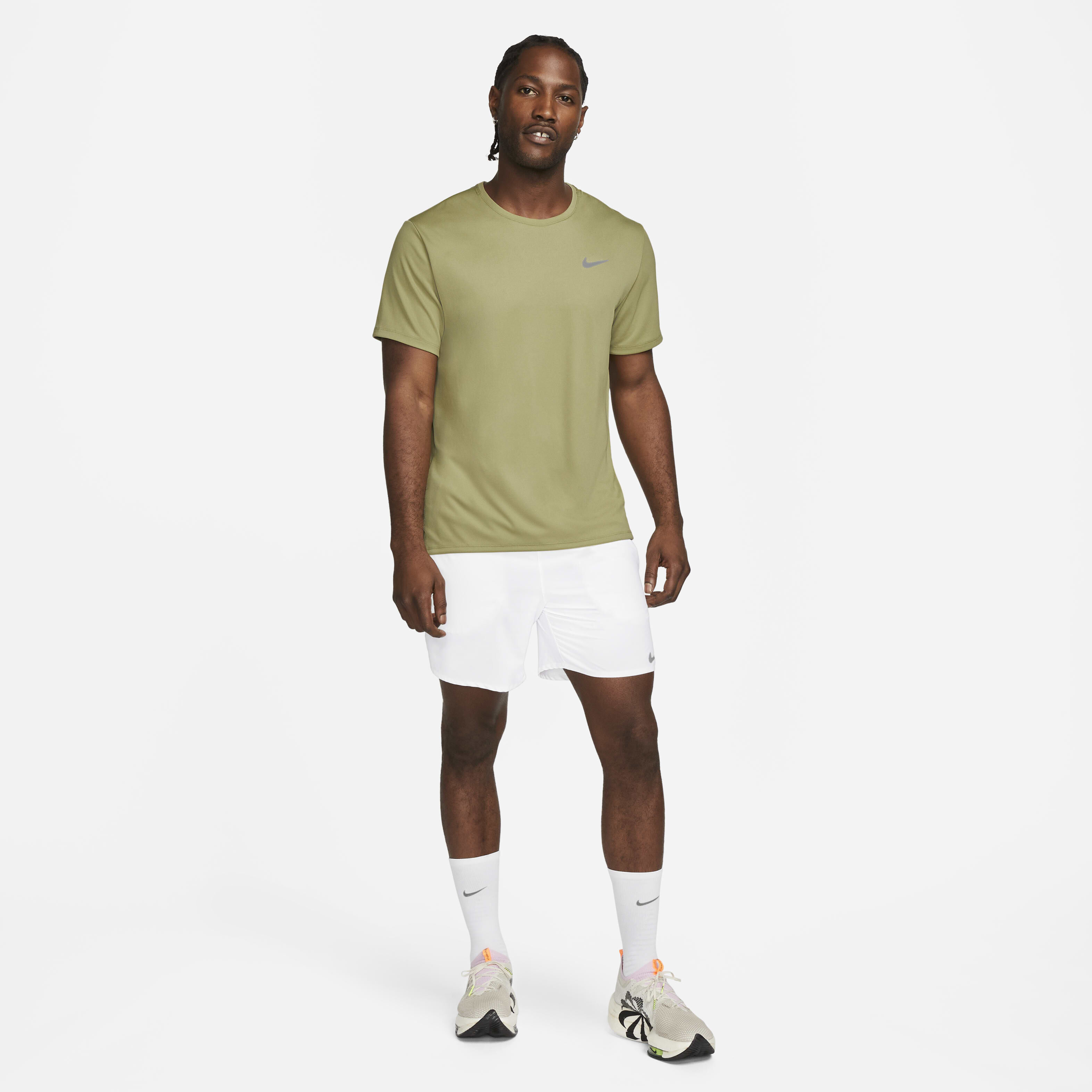 نايكي ميلر image number 4