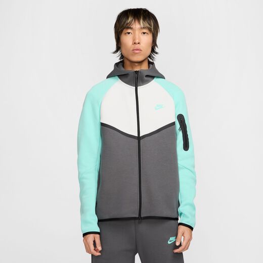 Shop Men s Hoodies Sweatshirts Online Nike Hoodies for Men UAE