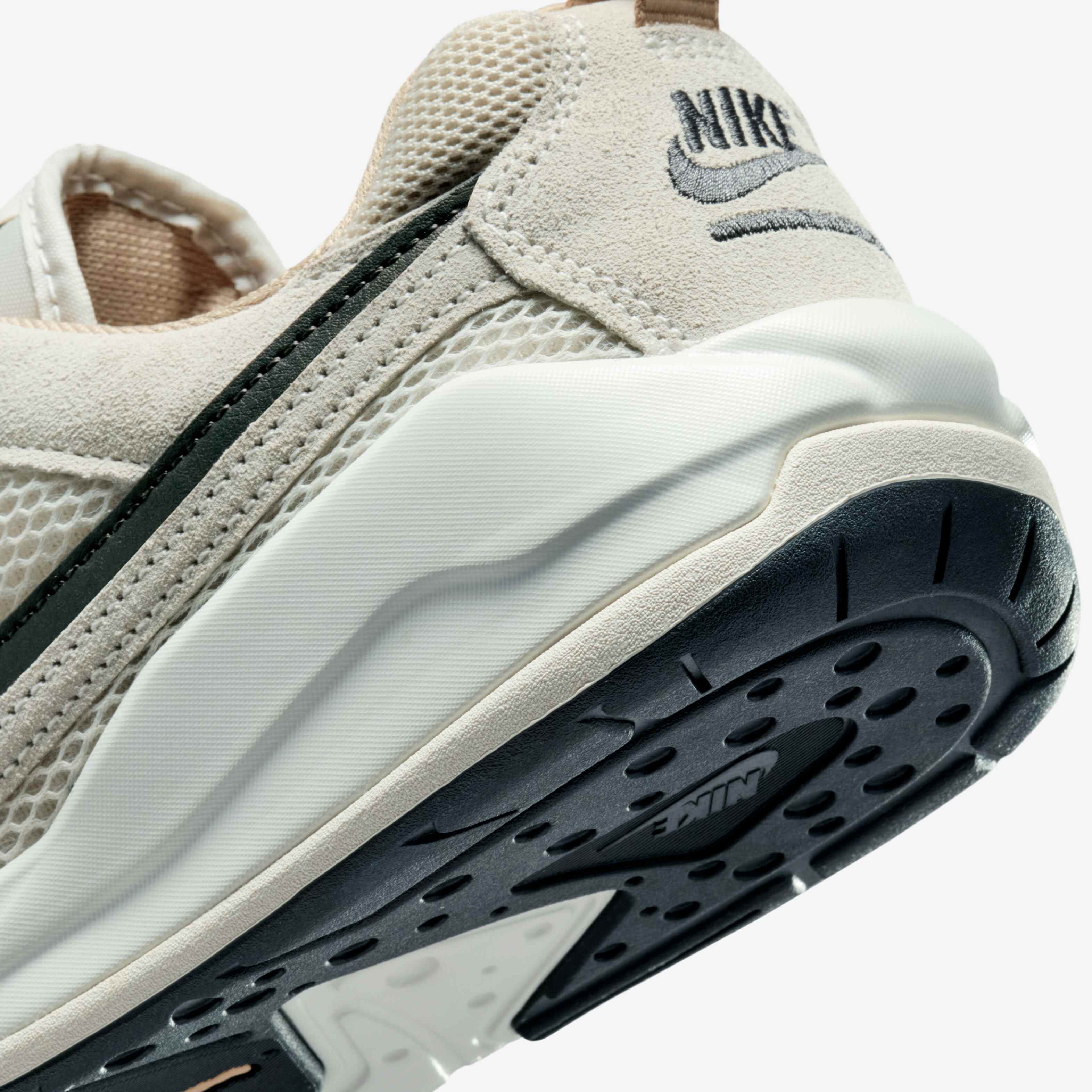 Jordan CMFT Era image number 7