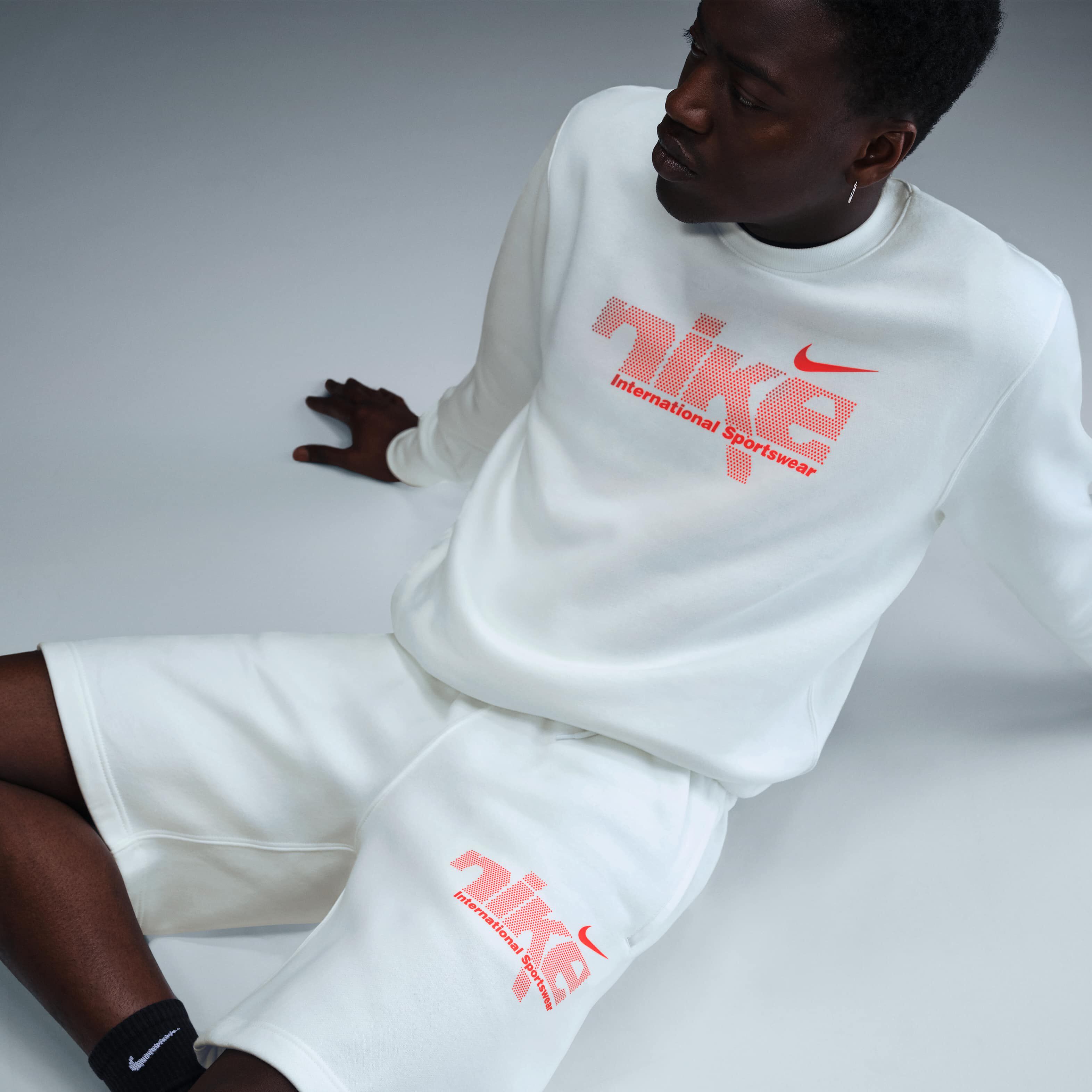 Nike Sportswear Club image number 4