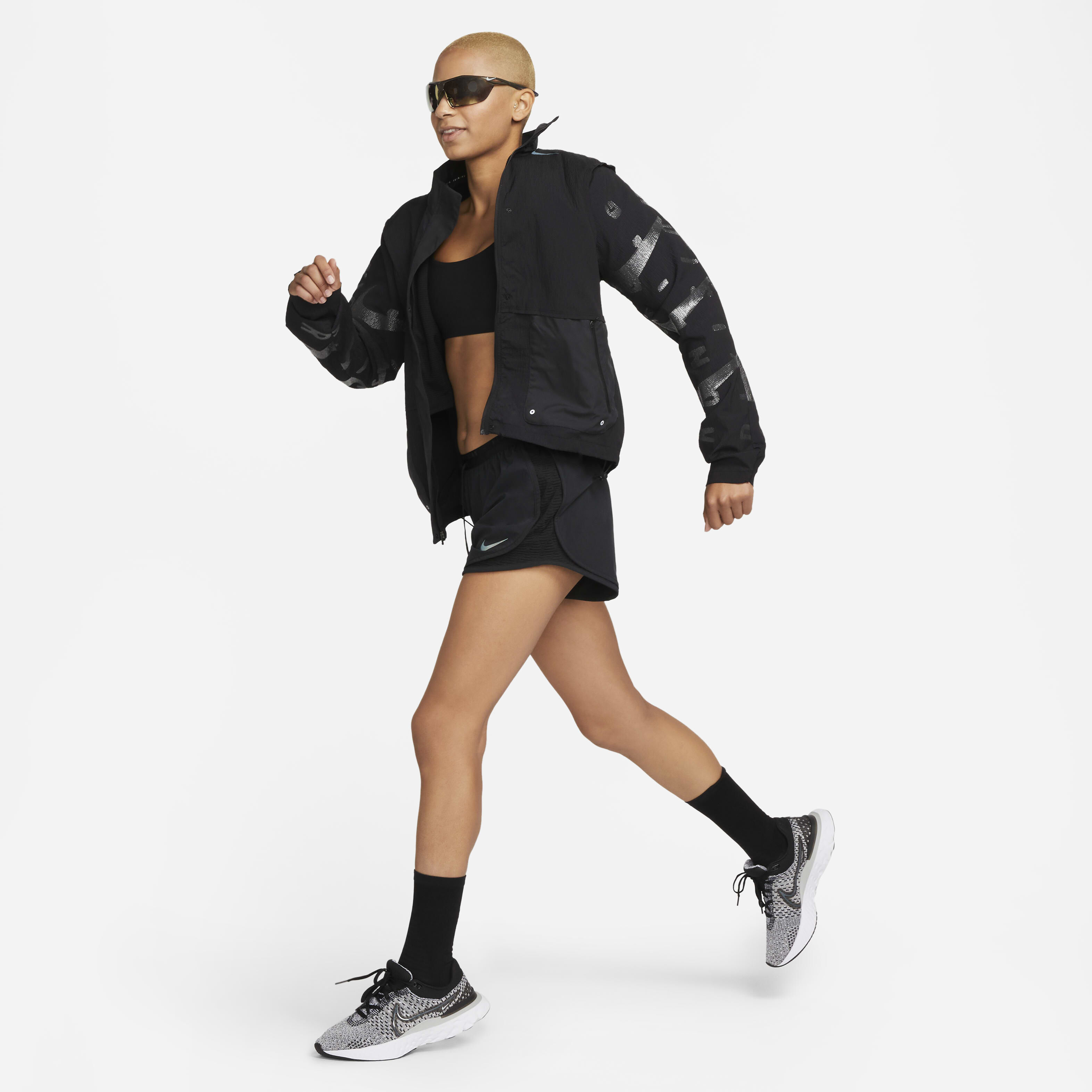 Nike Therma-FIT Run Division image number 9