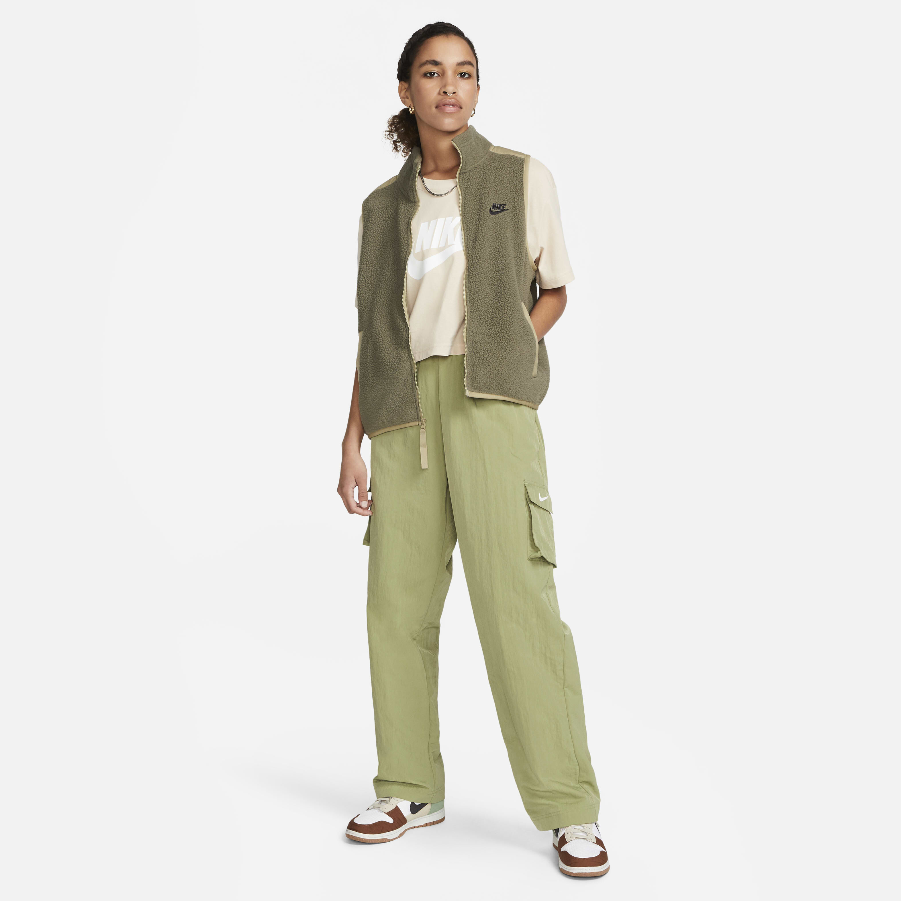 نايكي سبورتسوير ايسنشال image number 3