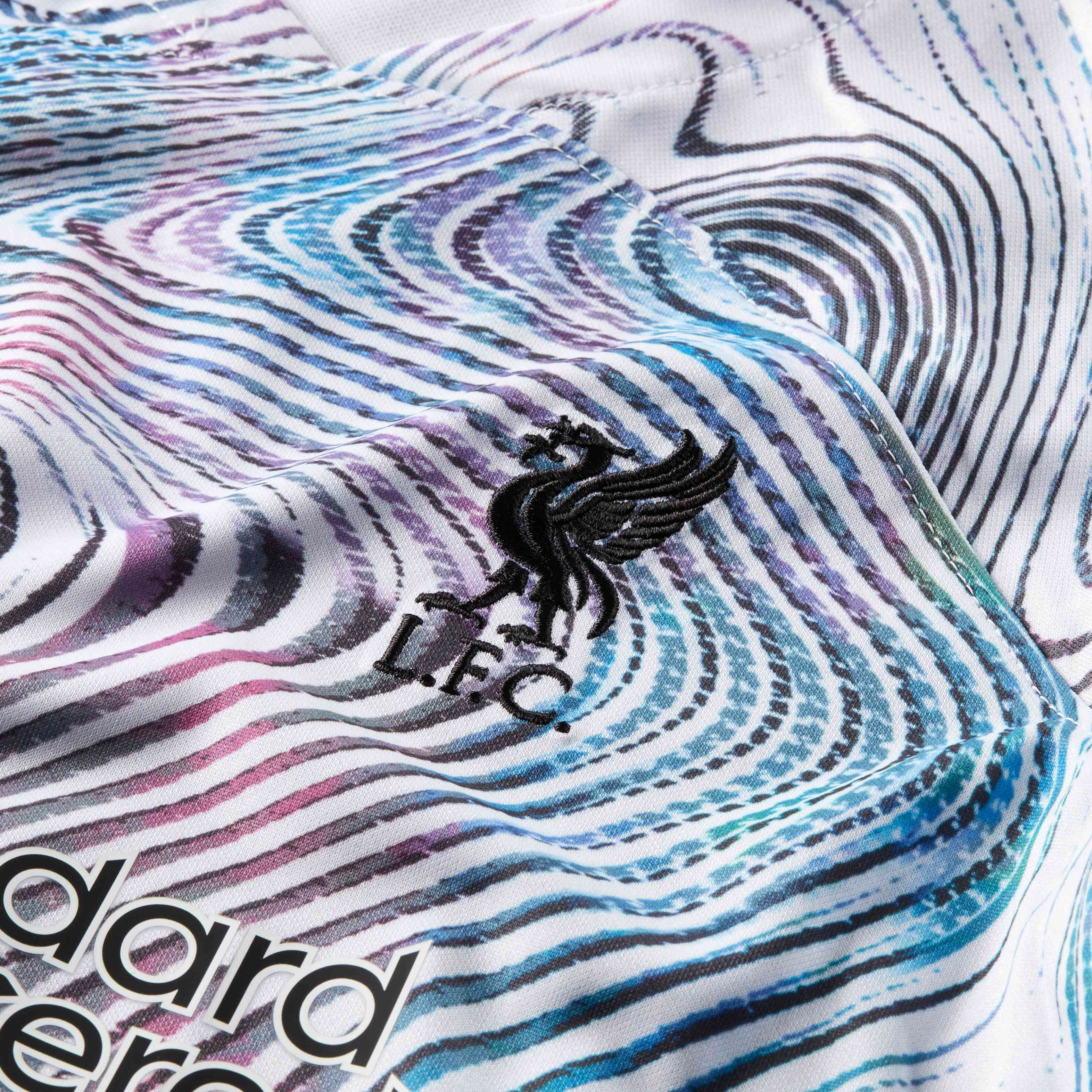 Liverpool F.C. 2022/23 Away image number 2