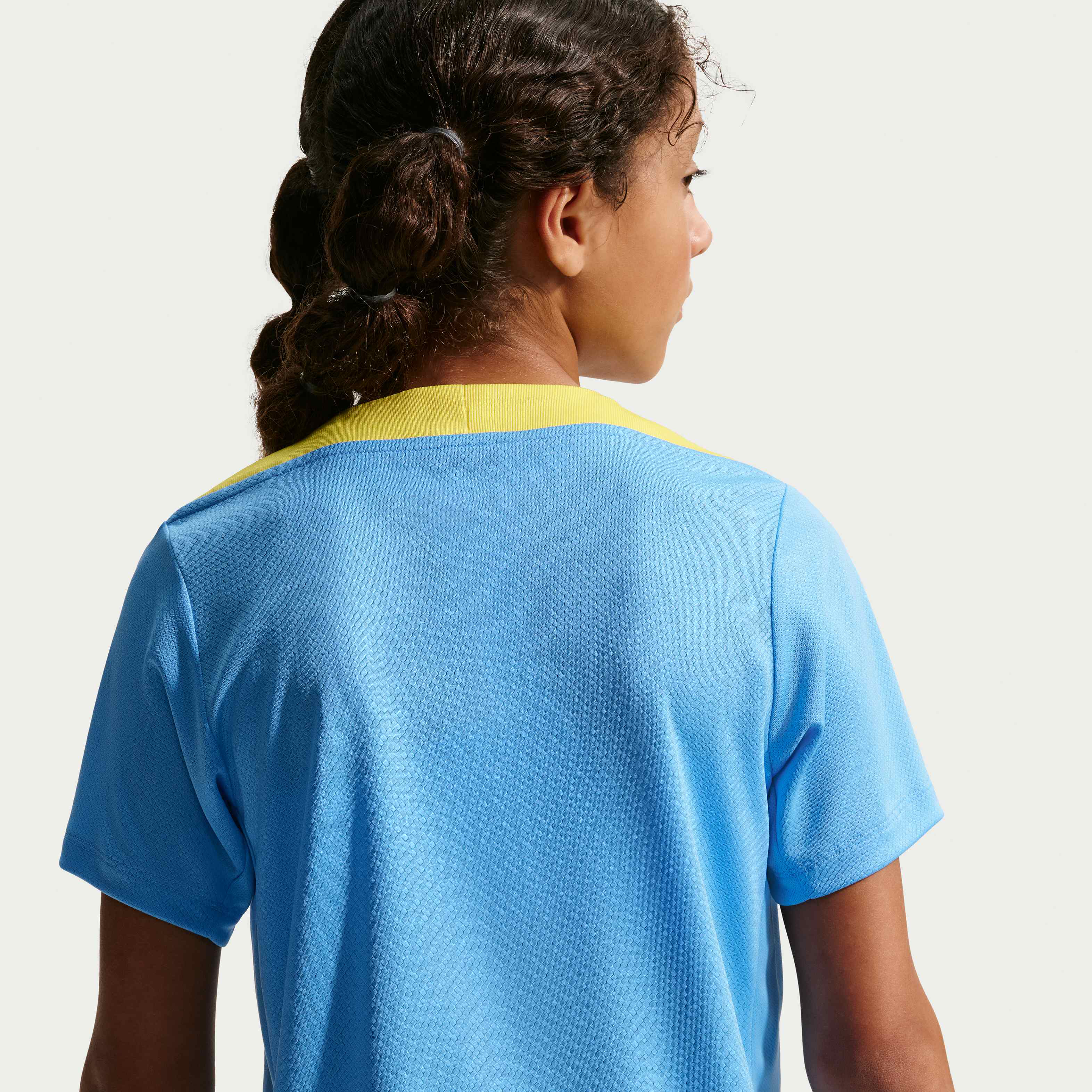 F.C. Barcelona Strike Fourth image number 3