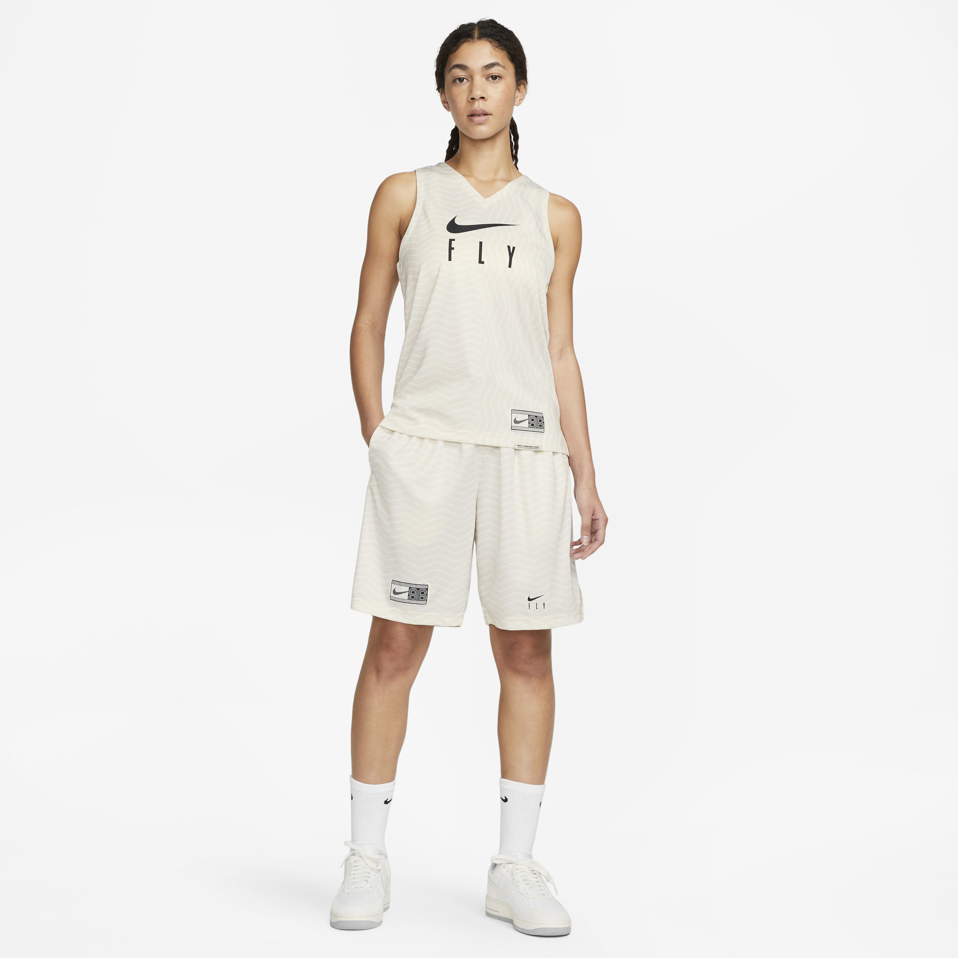 Nike Standard Issue image number 5