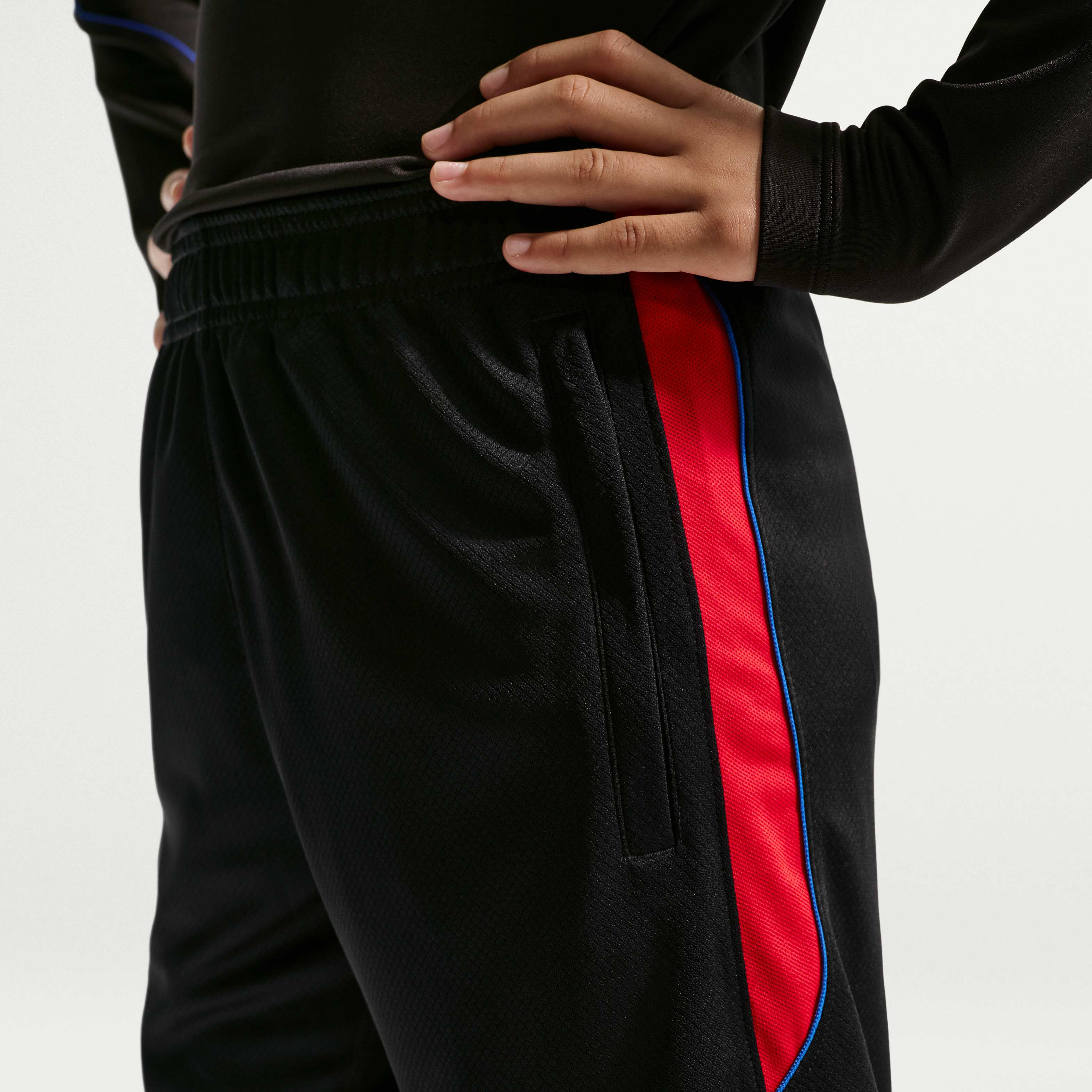 Paris Saint-Germain Strike image number 4