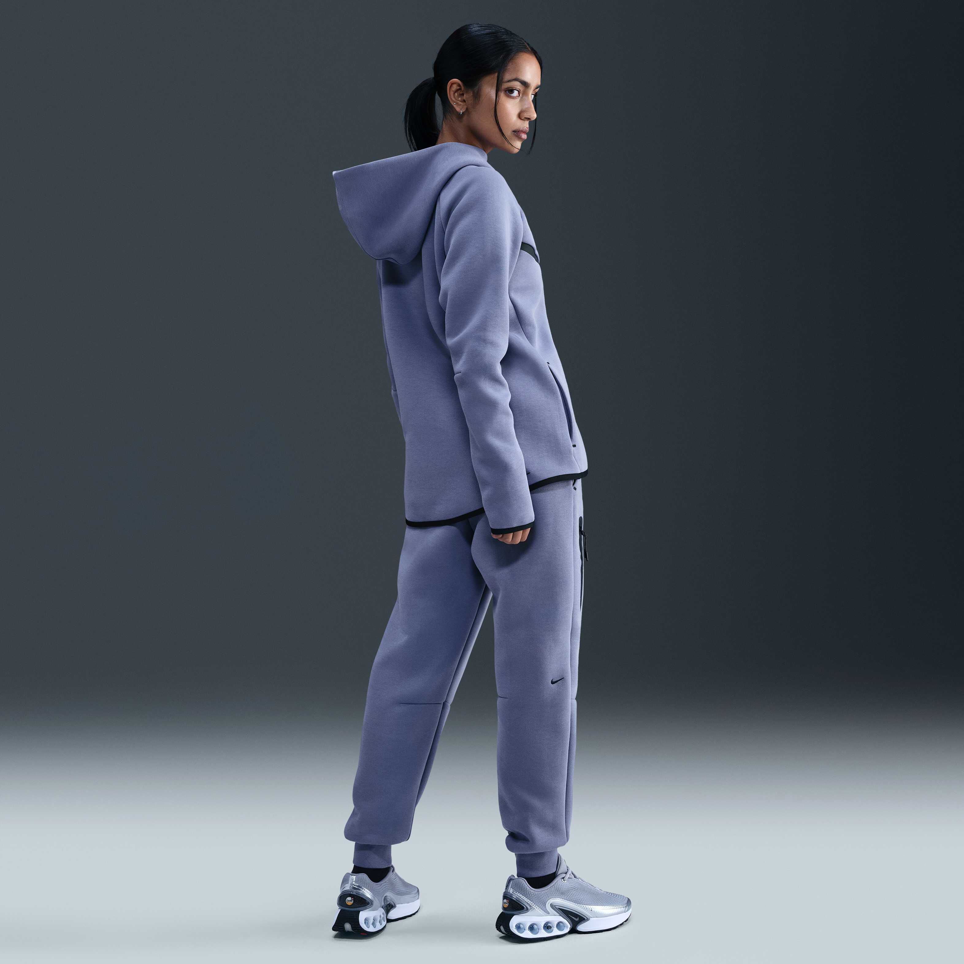 Nike Sportswear Tech Fleece image number 3