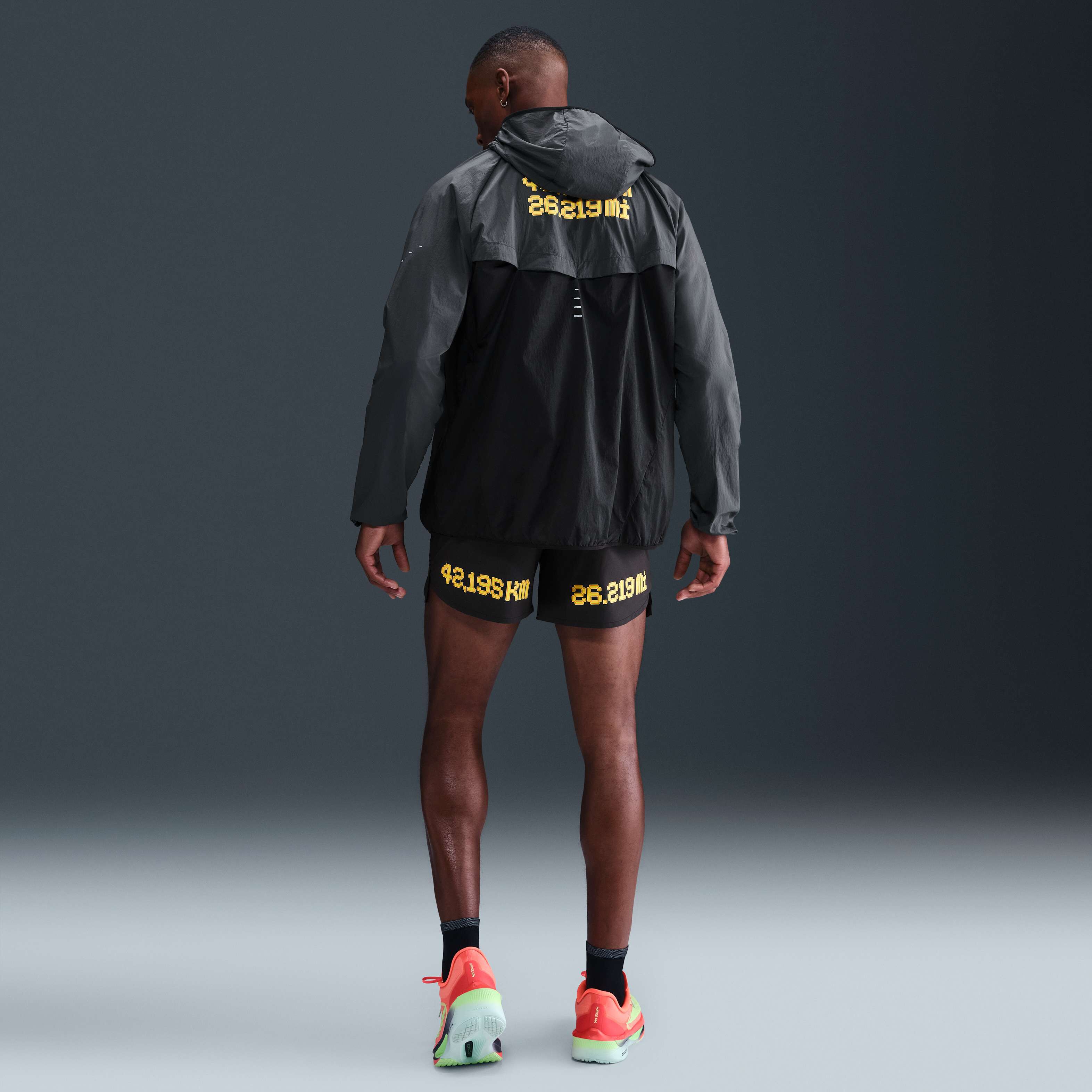 Buy Nike Stride Men's Repel Running Jacket - Black