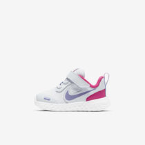 Nike Revolution 5