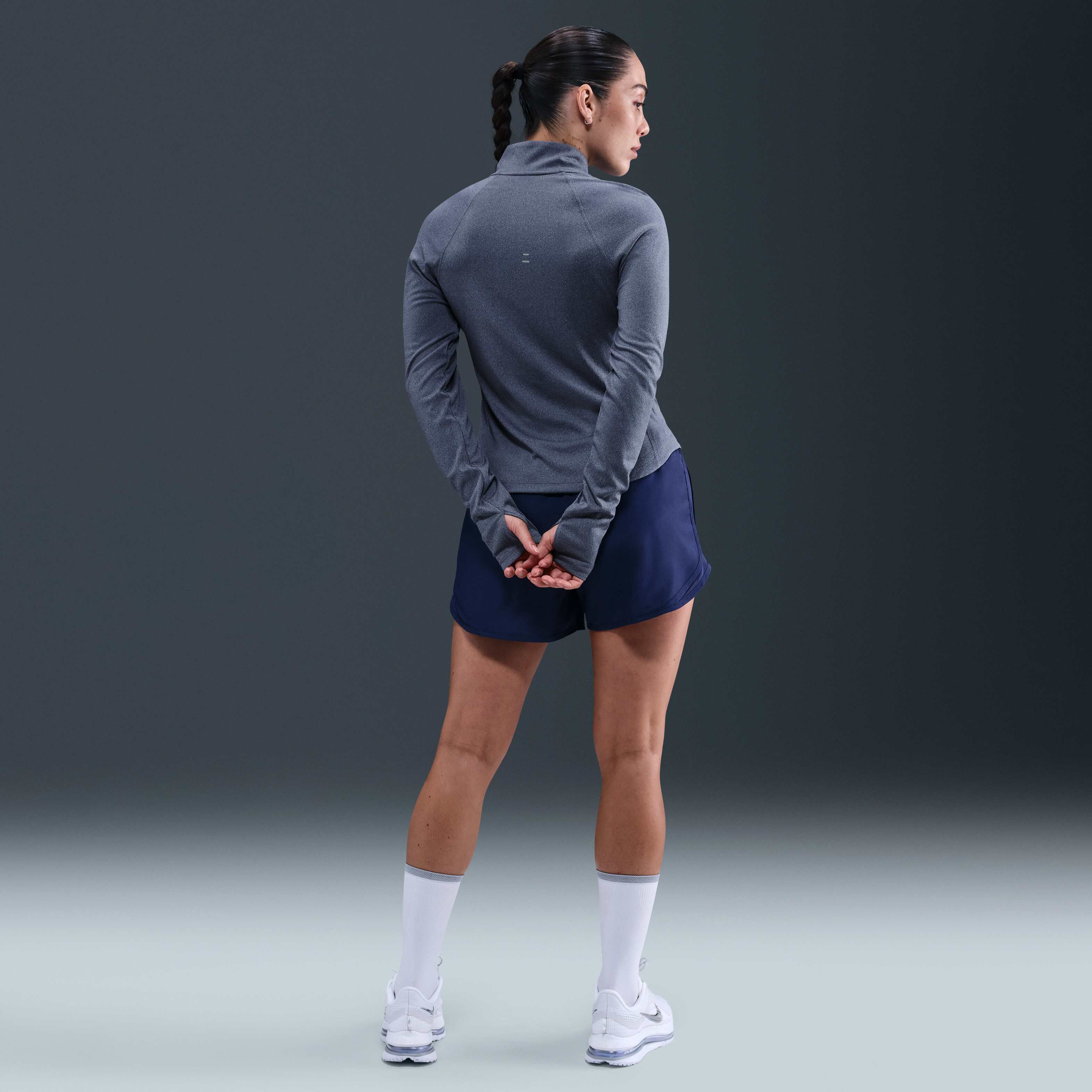 نايكي تيمبو image number 4