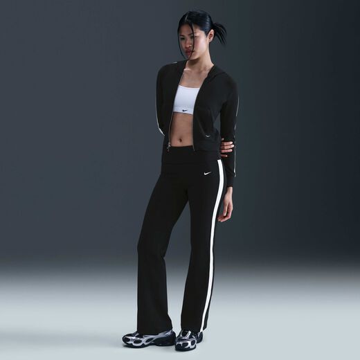 نايكي سبورتسوير