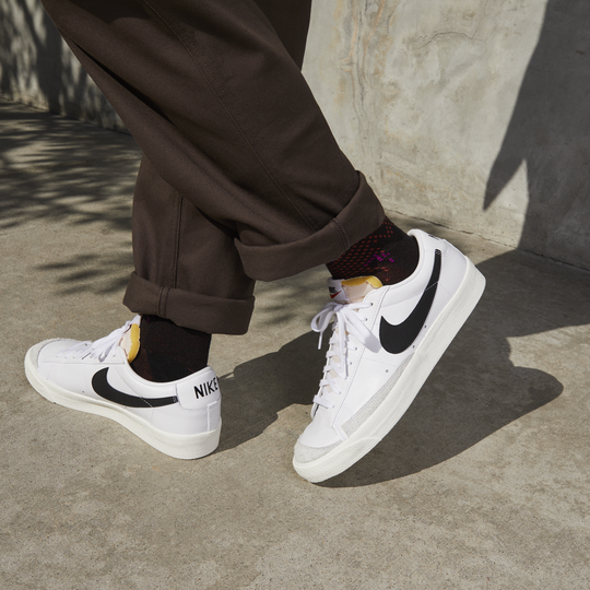 Nike white top blazer low