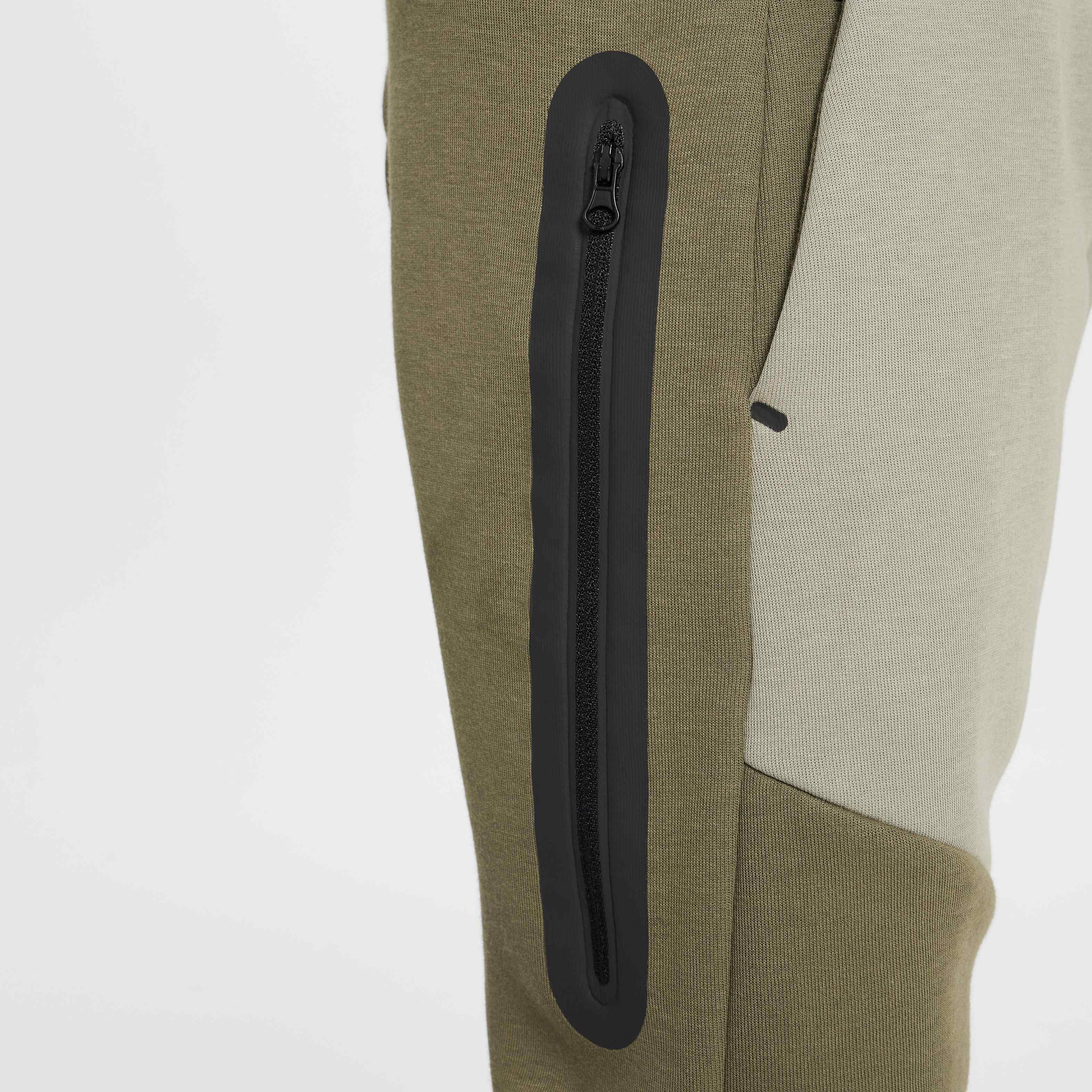Nike Sportswear Tech Fleece image number 4
