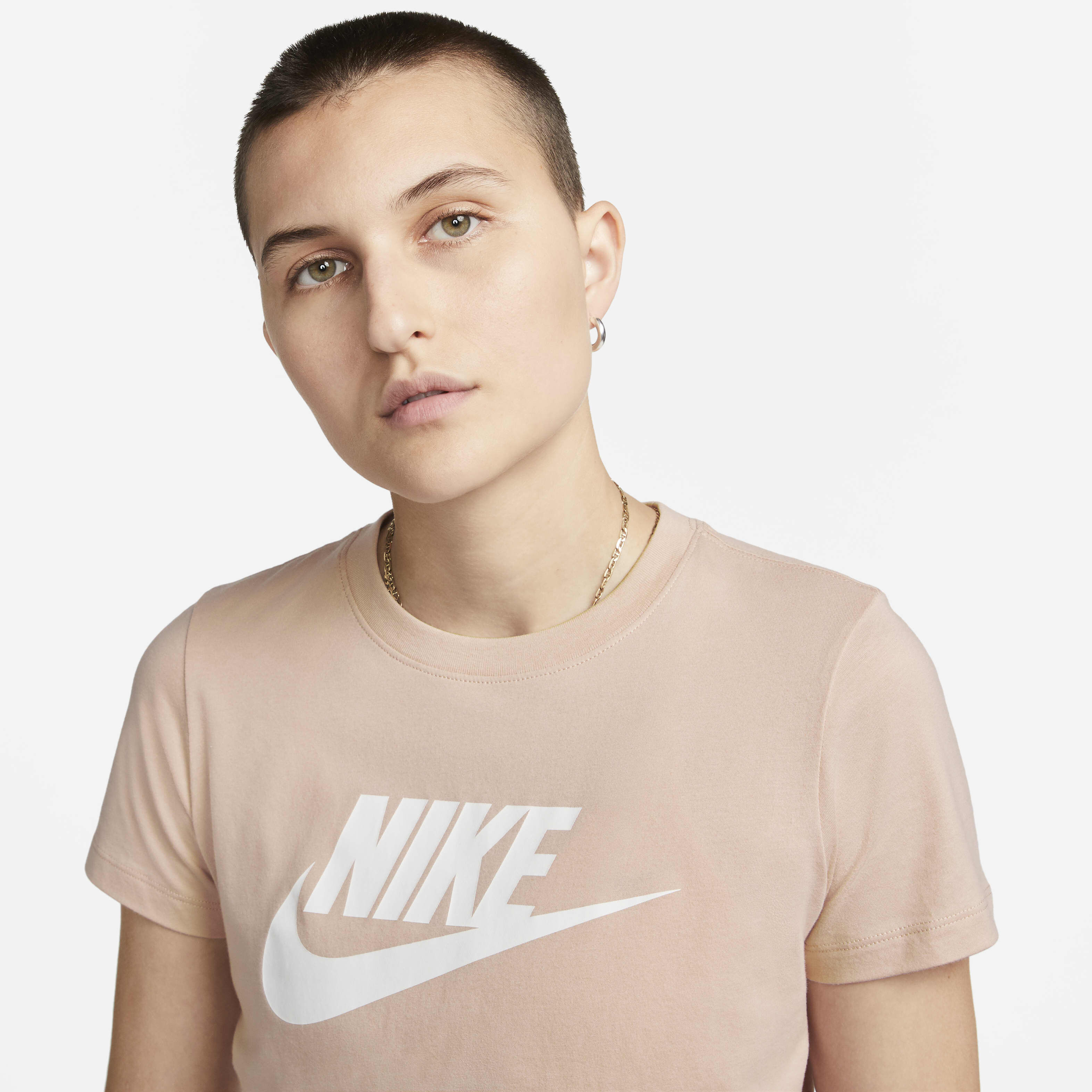 Nike Sportswear Essential image number 2