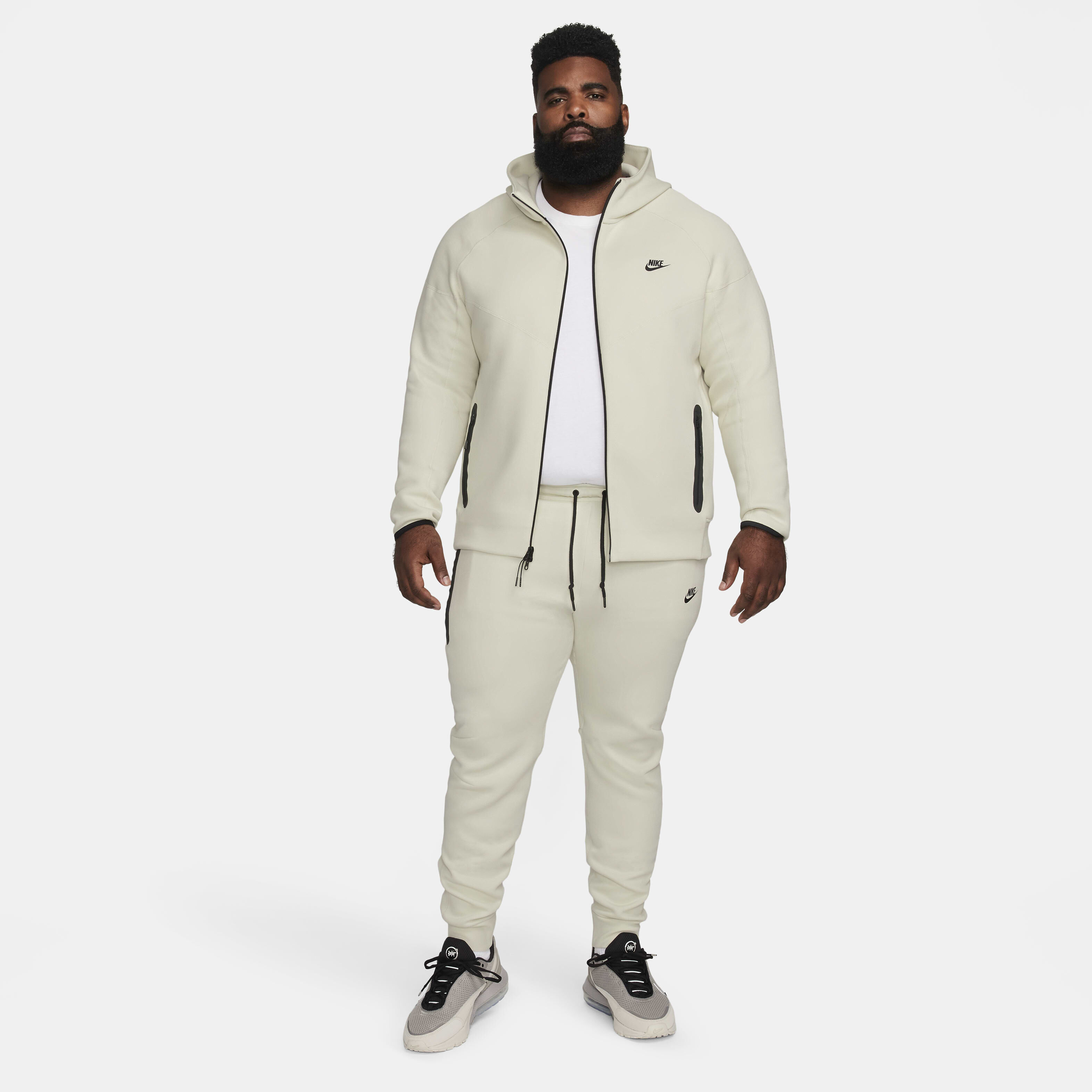 Nike Sportswear Tech Fleece image number 18