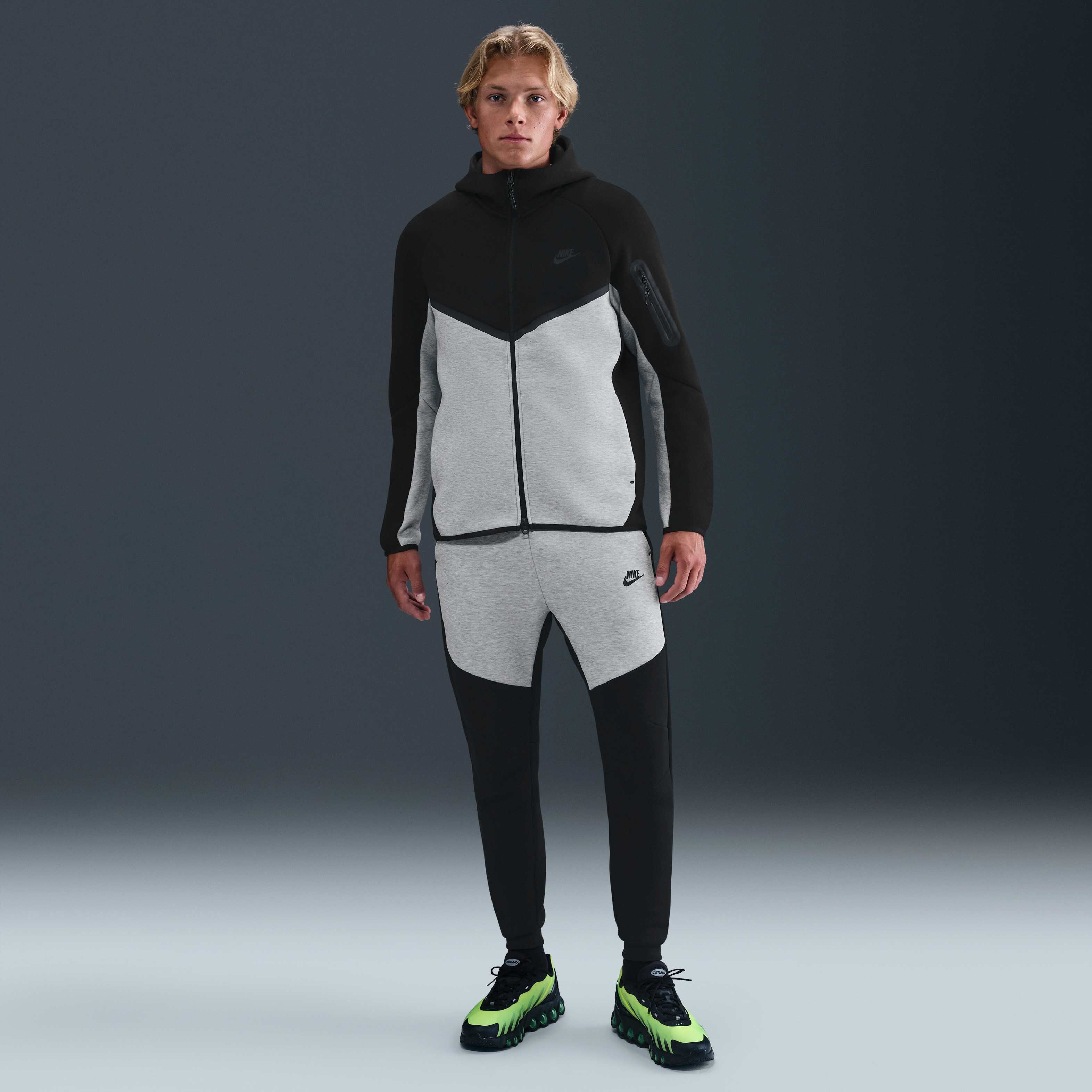 Nike Tech image number 0