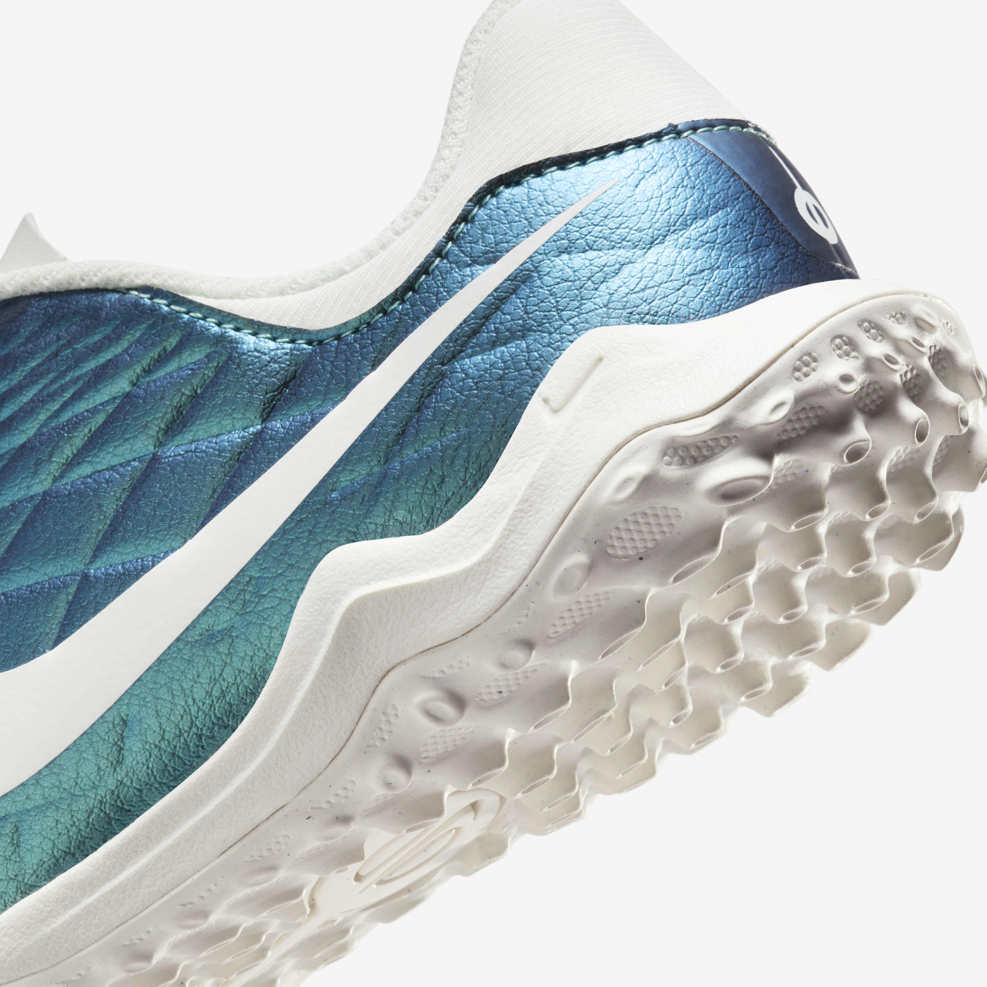 Nike Jr. Tiempo Emerald Legend 10 Academy image number 7