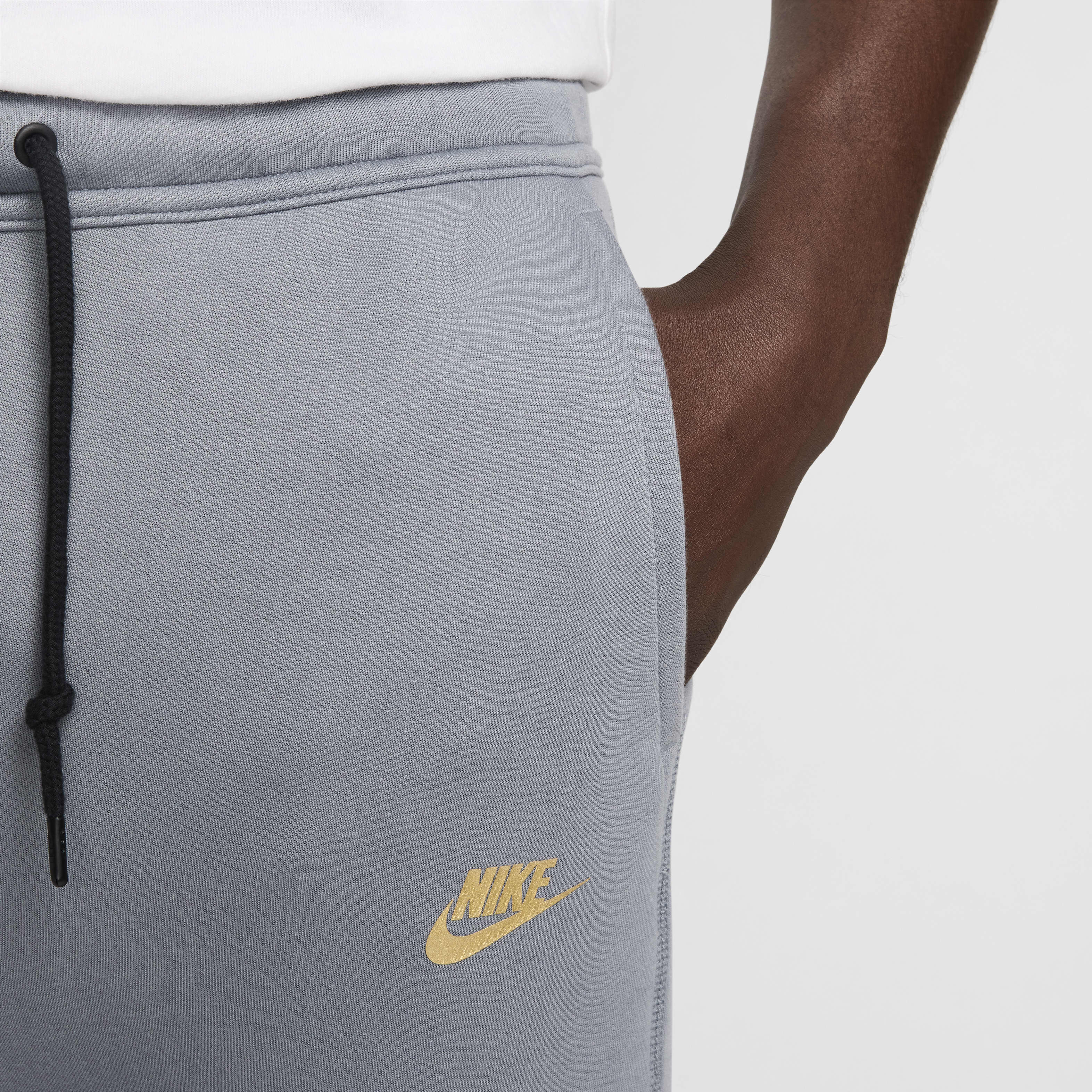 Nike Sportswear Tech Fleece image number 3