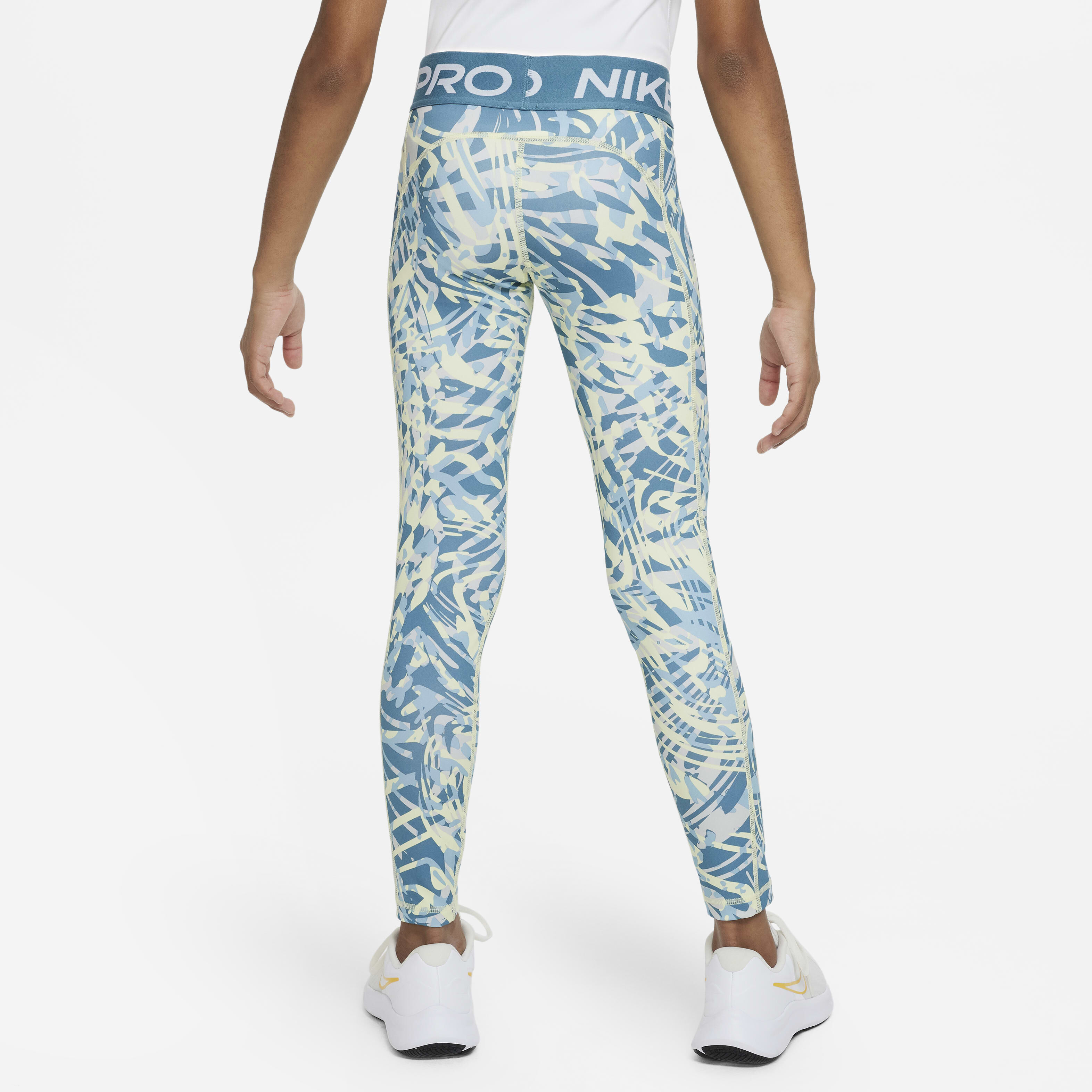 Nike Pro image number 1