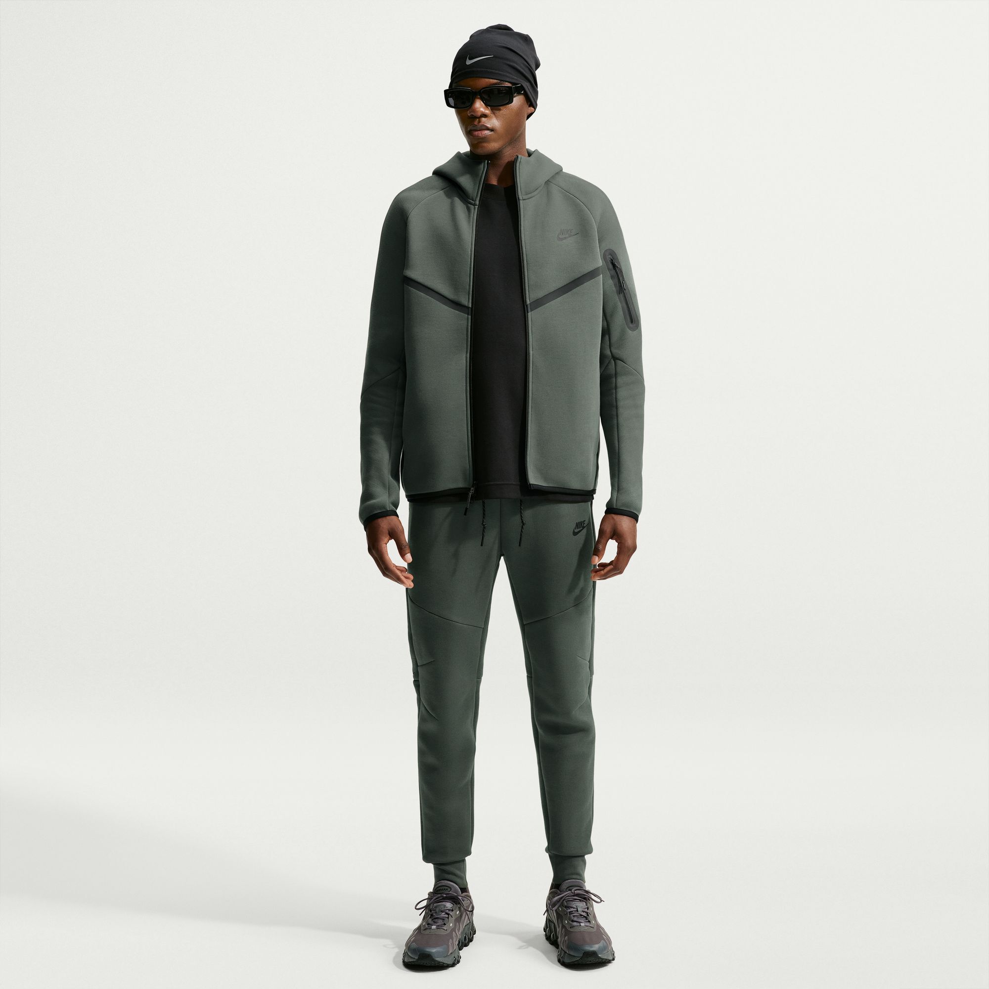 Nike Tech image number 0