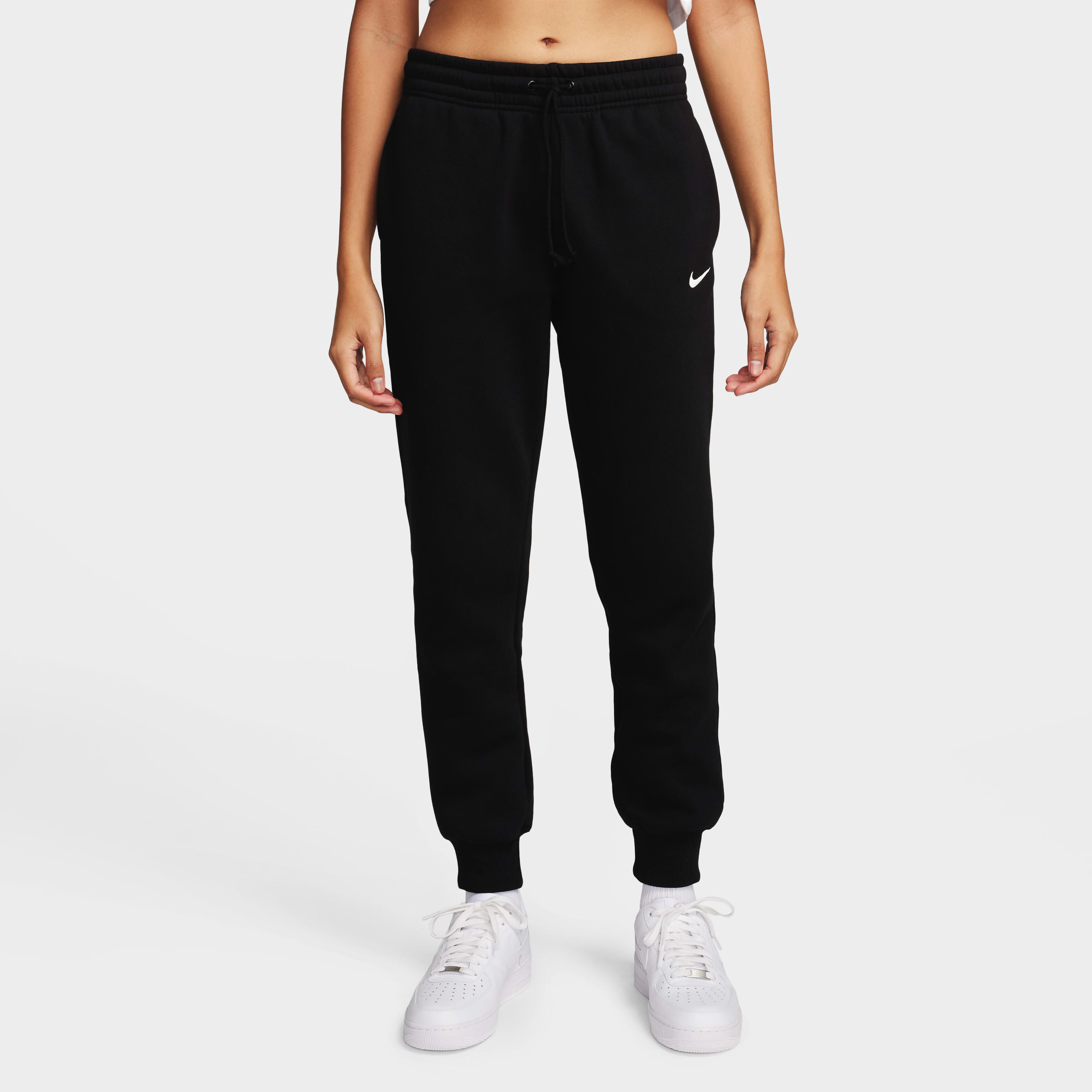 Nike tracksuit bottoms age 13 sale