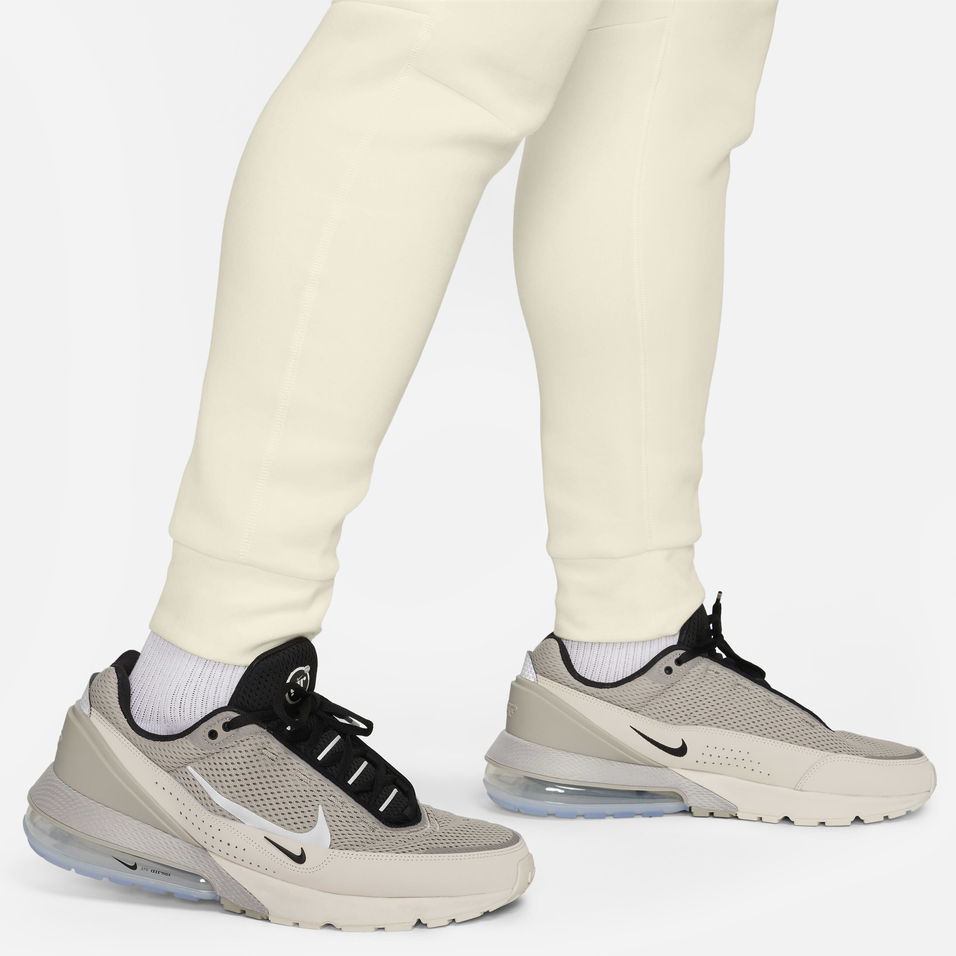 Nike Sportswear Tech Fleece image number 17