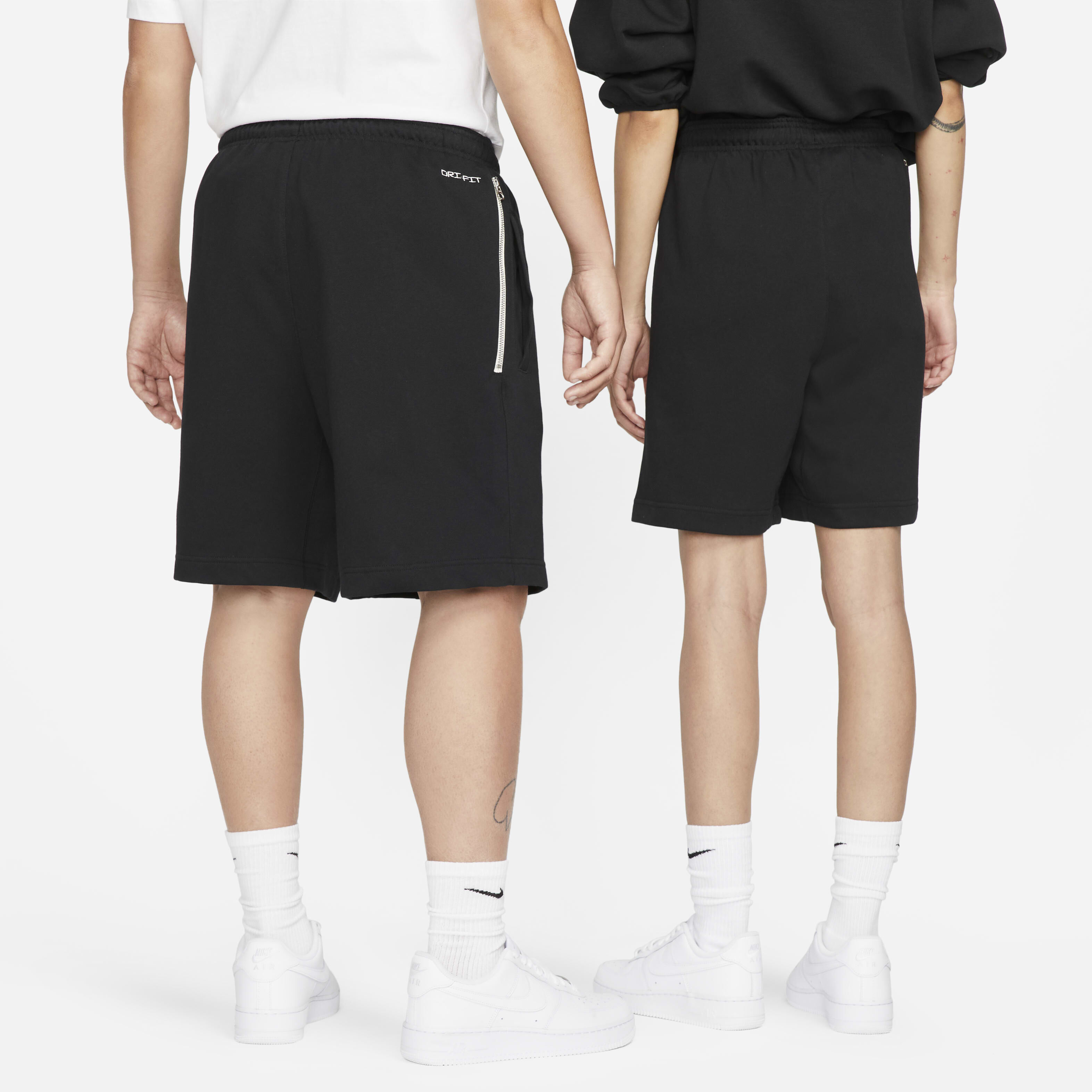 Nike Standard Issue image number 1