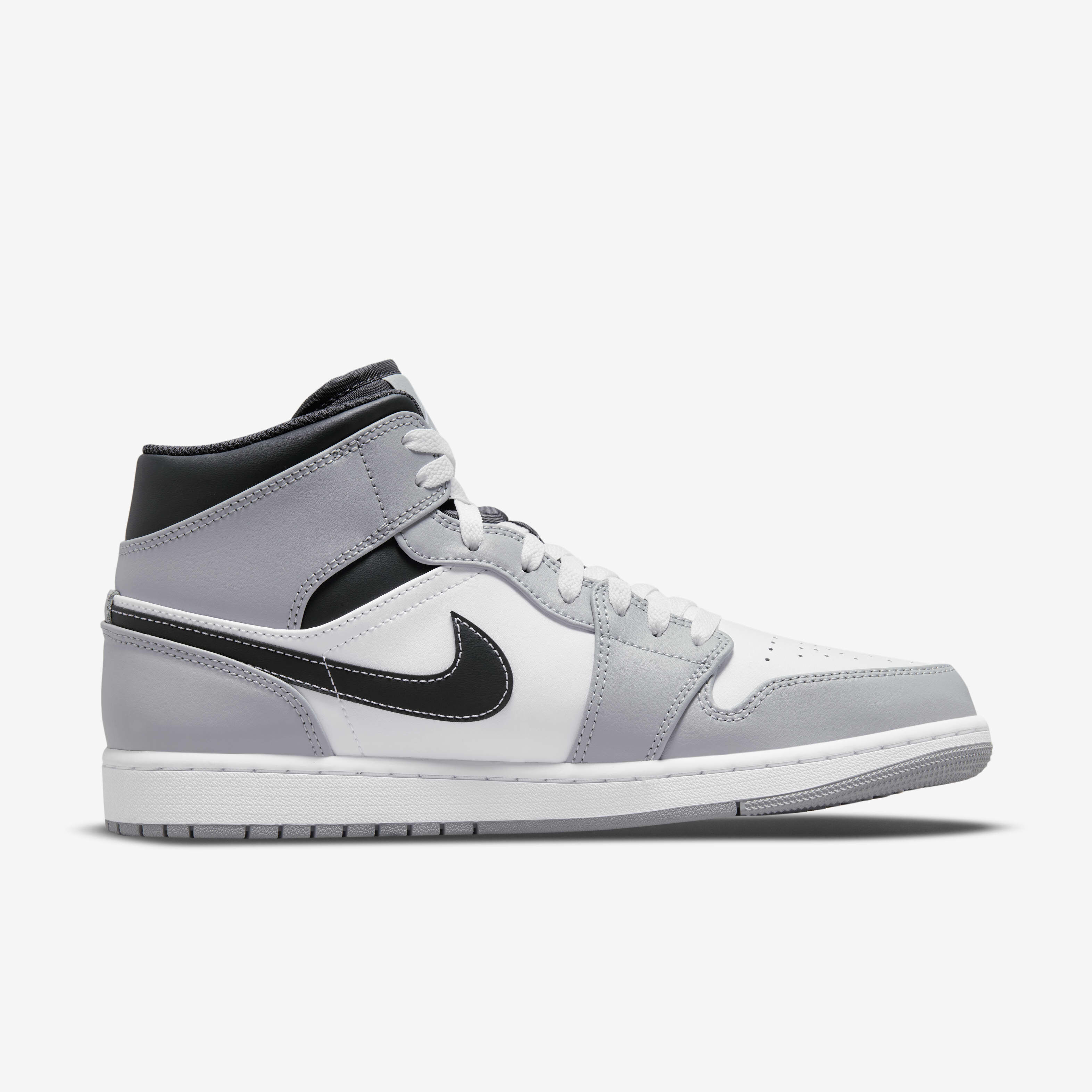 Air Jordan 1 Mid image number 2
