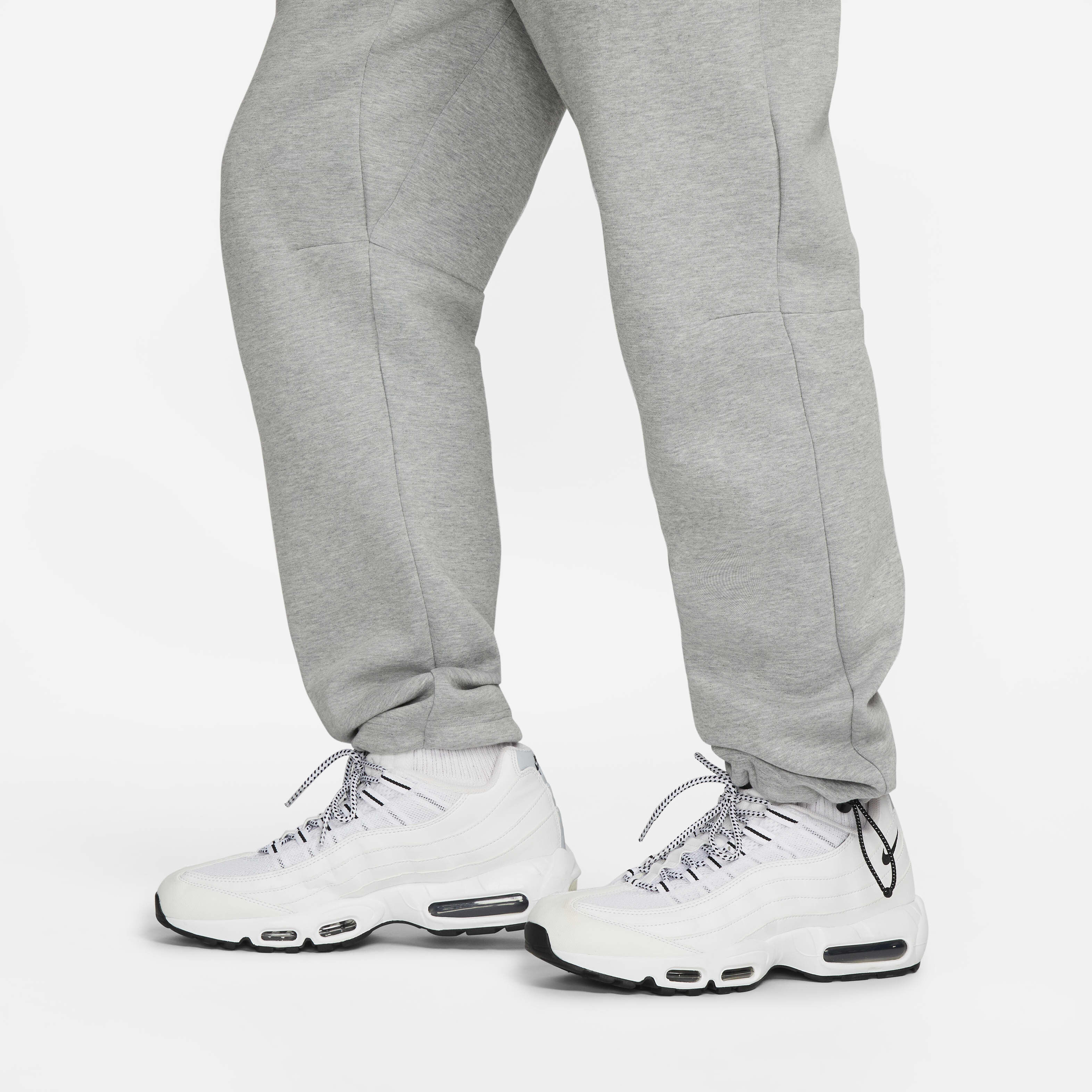 Nike Sportswear Tech Fleece image number 3