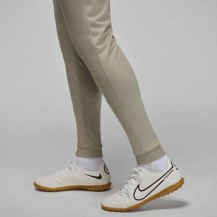 Paris Saint-Germain Strike Third image number 12 Paris Saint-Germain Strike Third image number 12