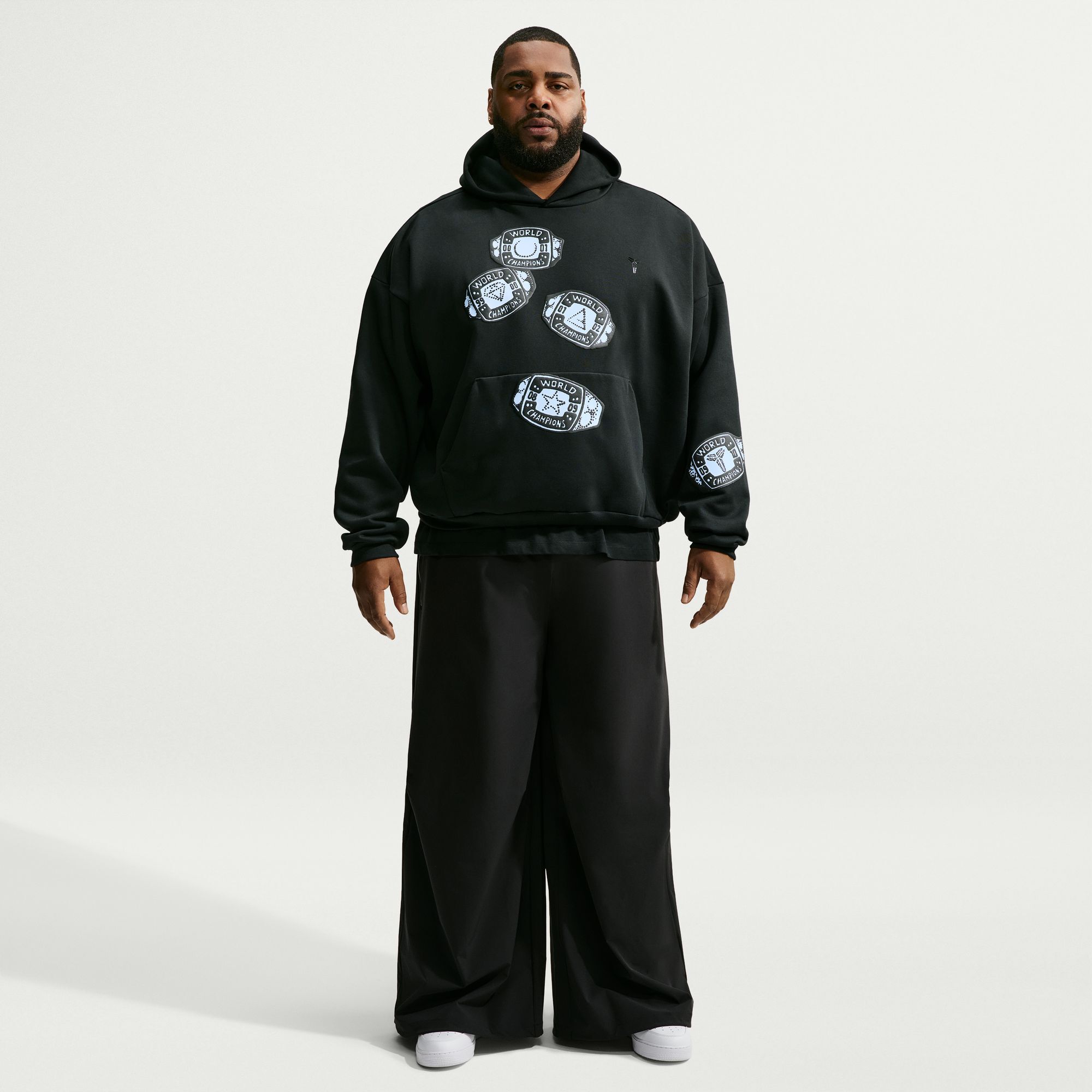 Kobe Nike Standard Issue image number 8