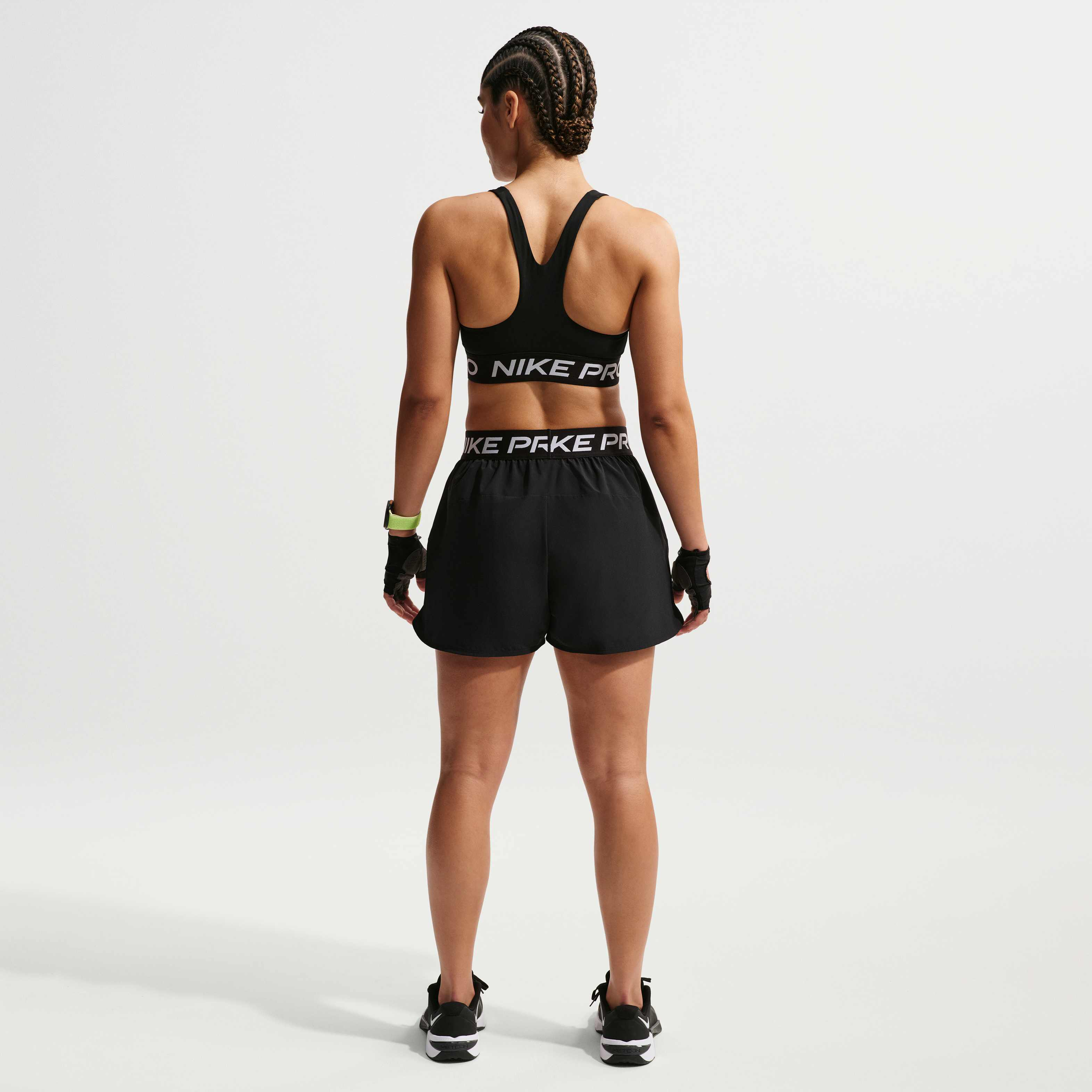 Nike Pro image number 4