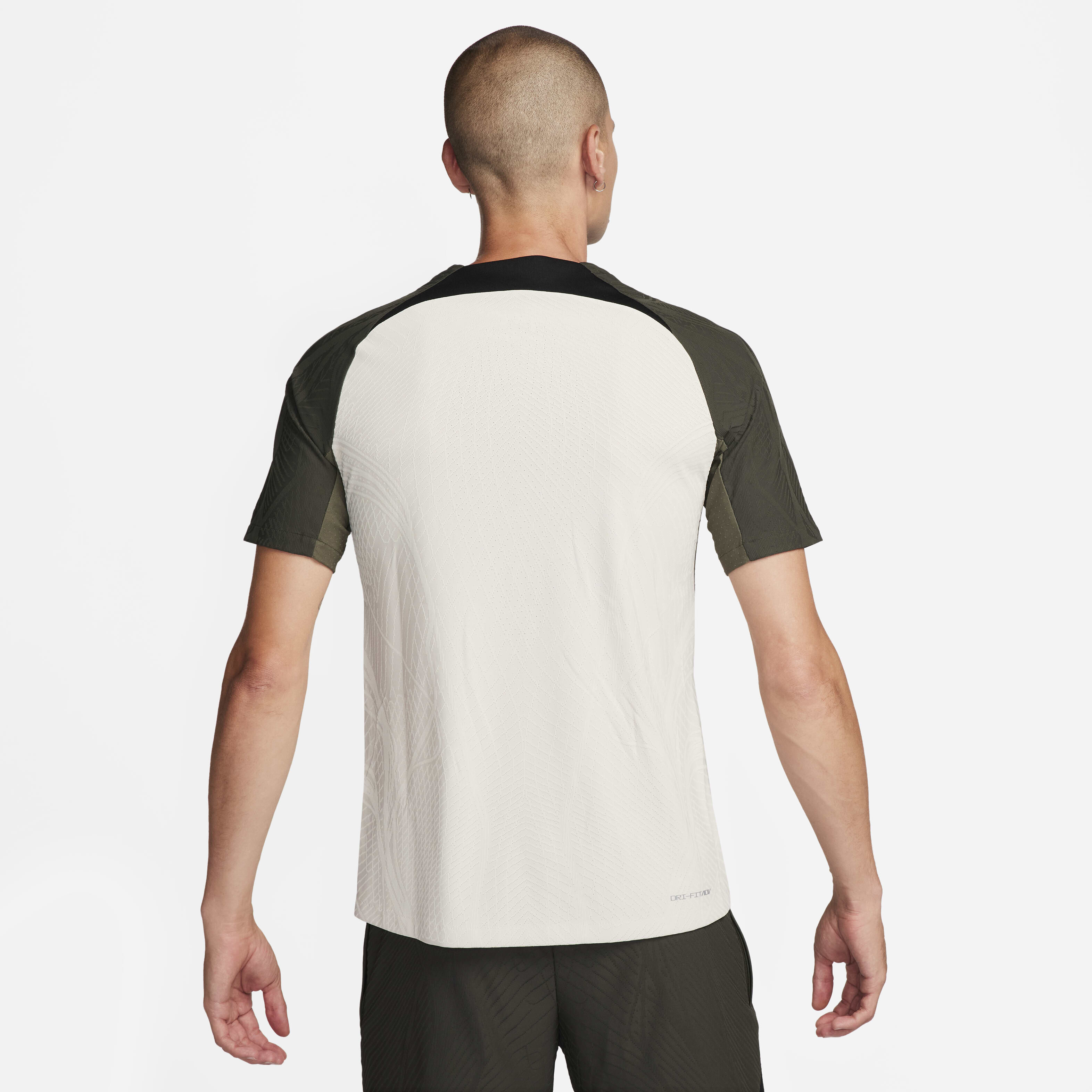 F.C. برشلونة سترايك ايليت image number 1