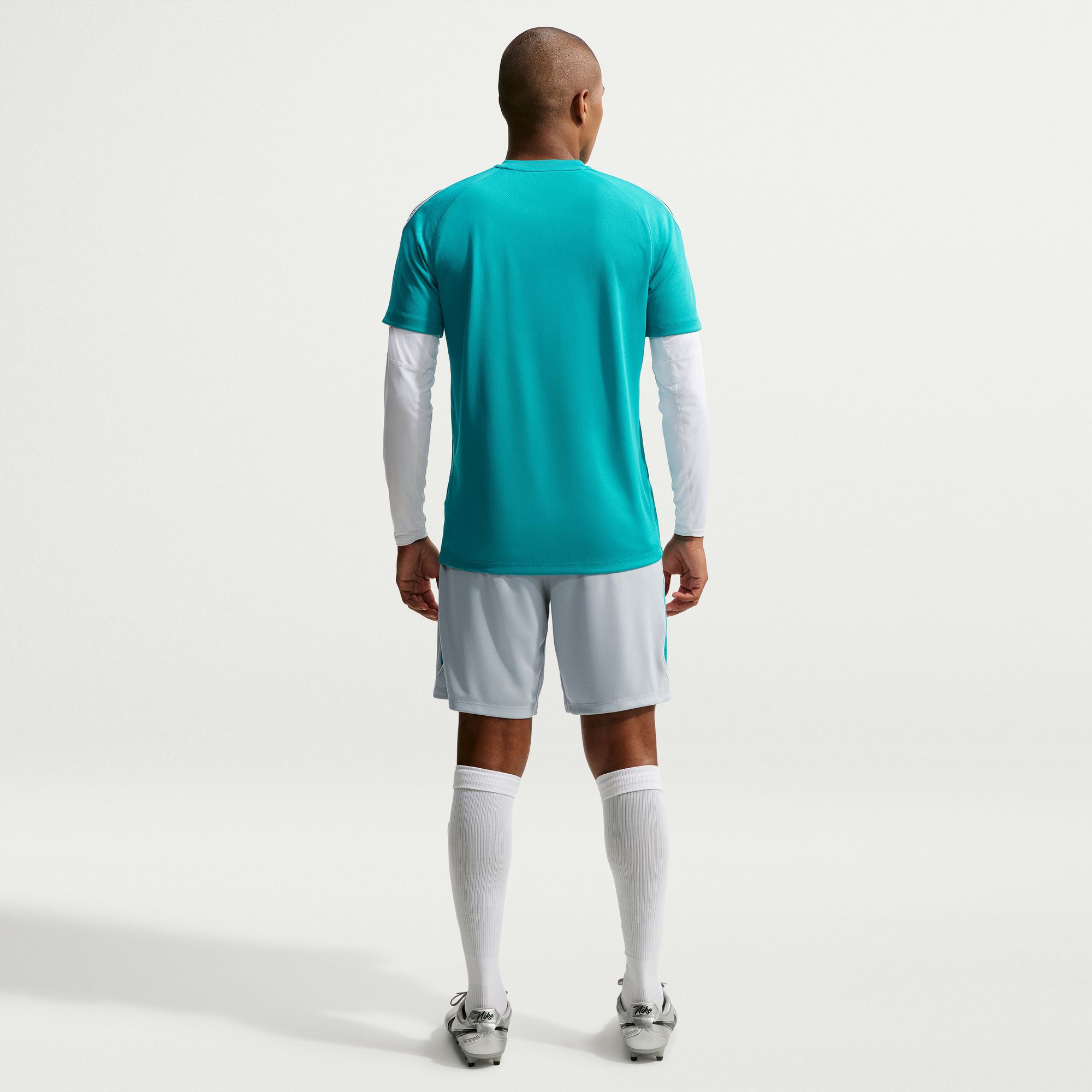 Nike Strike image number 1