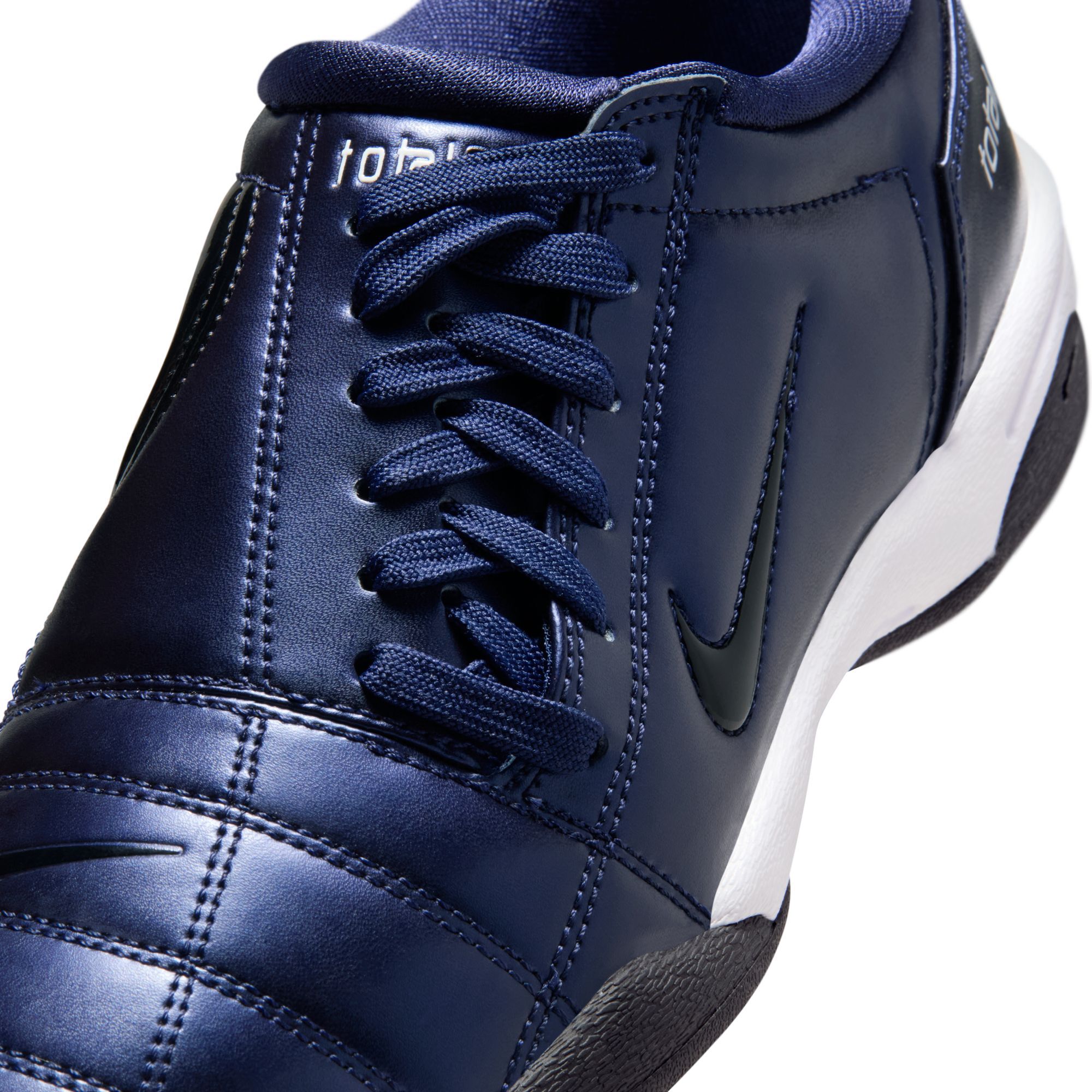 Nike Total90 image number 8