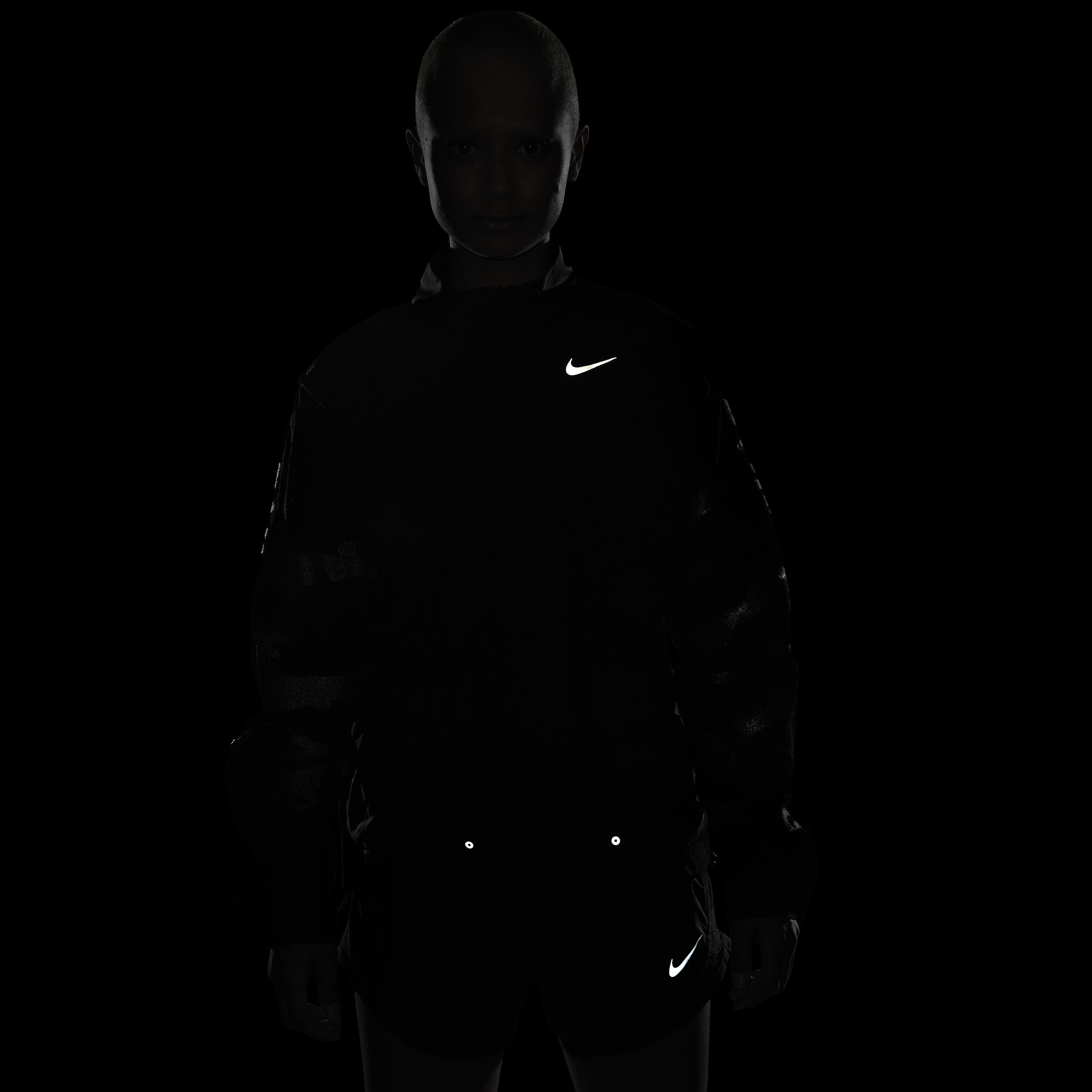 Nike Therma-FIT Run Division image number 10