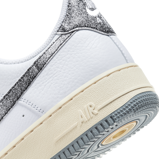 Nike Air Force 1 07 LX