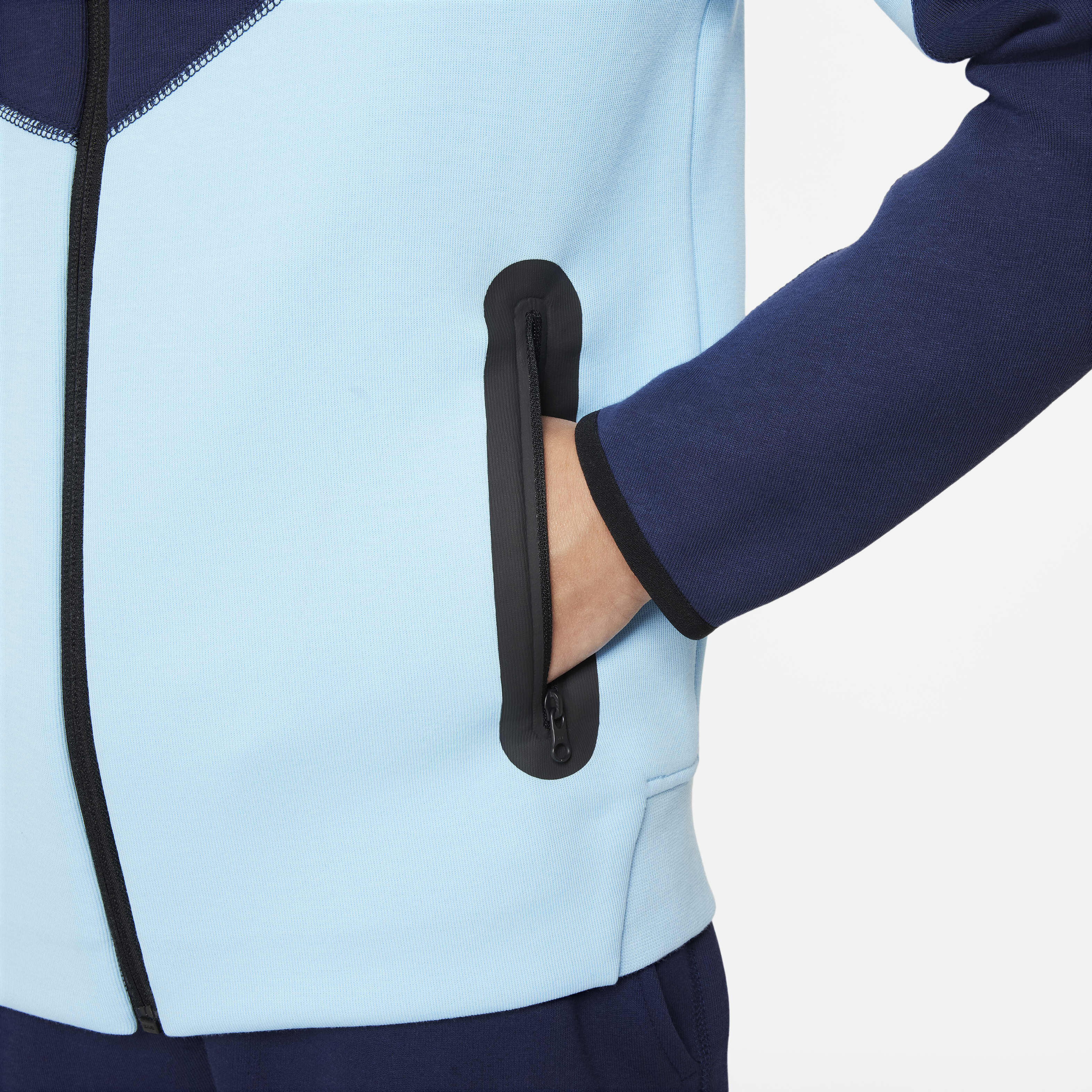 نايكي سبورتسوير تك فليس image number 3