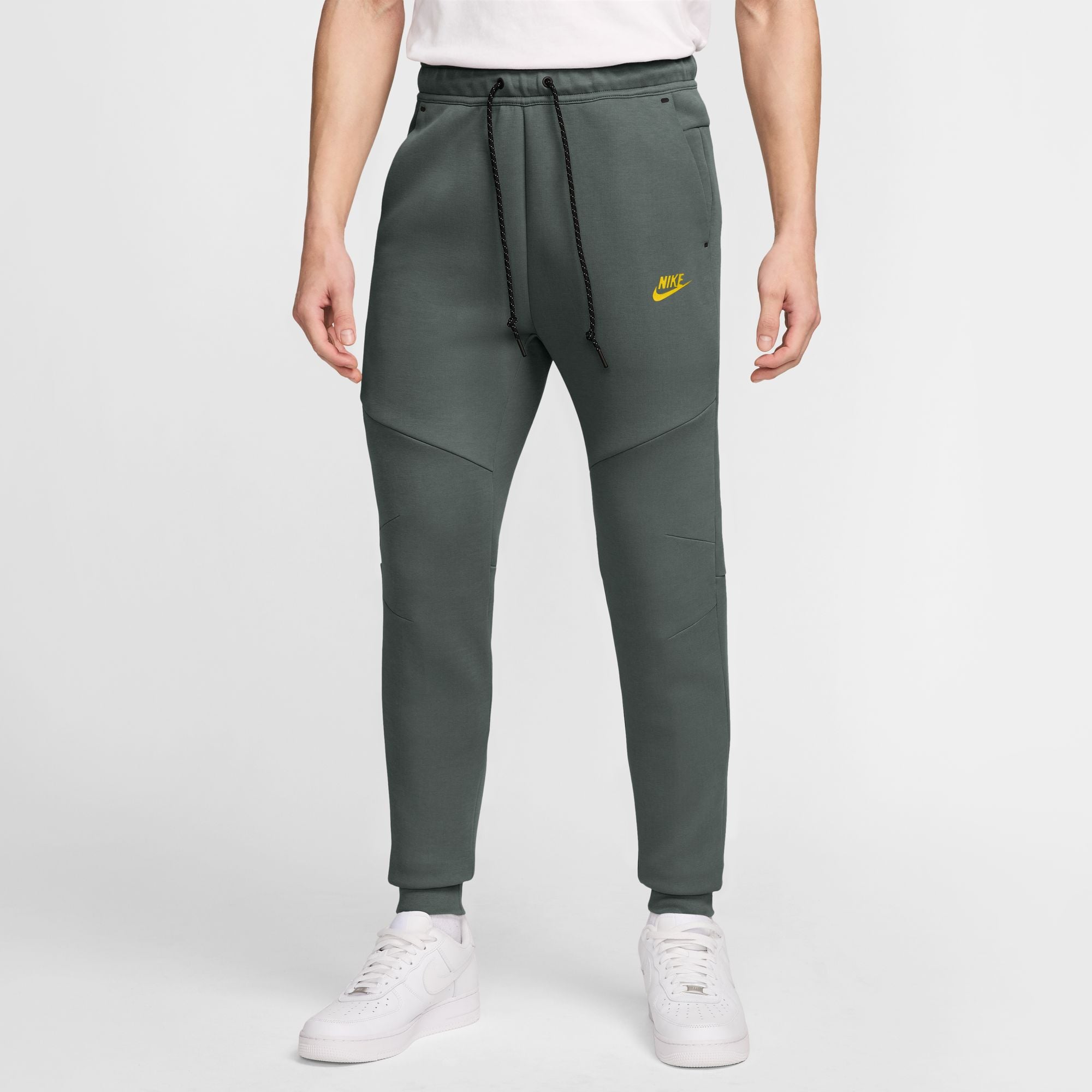 Nike Tech image number 0