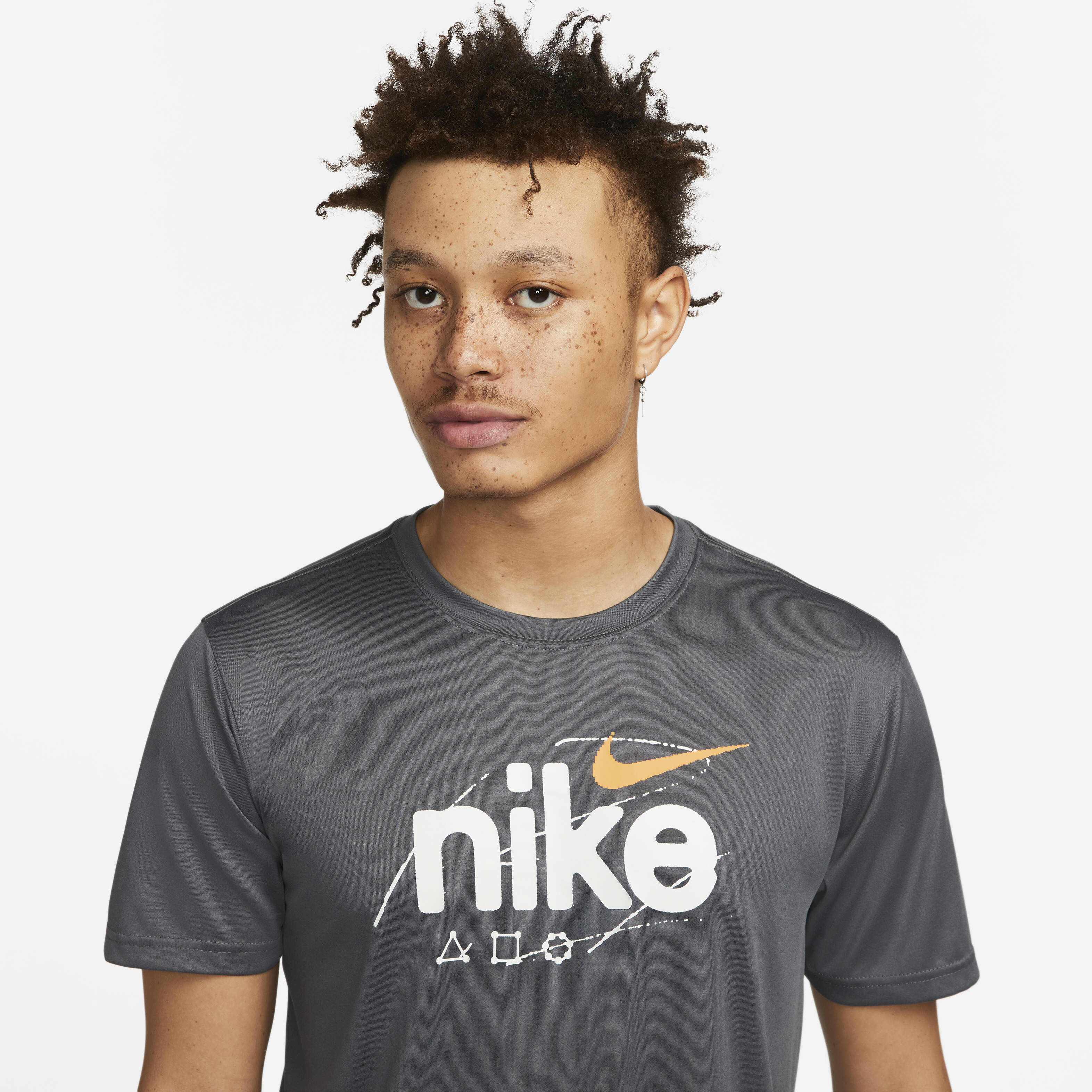 Nike Dri-FIT Wild Clash image number 2