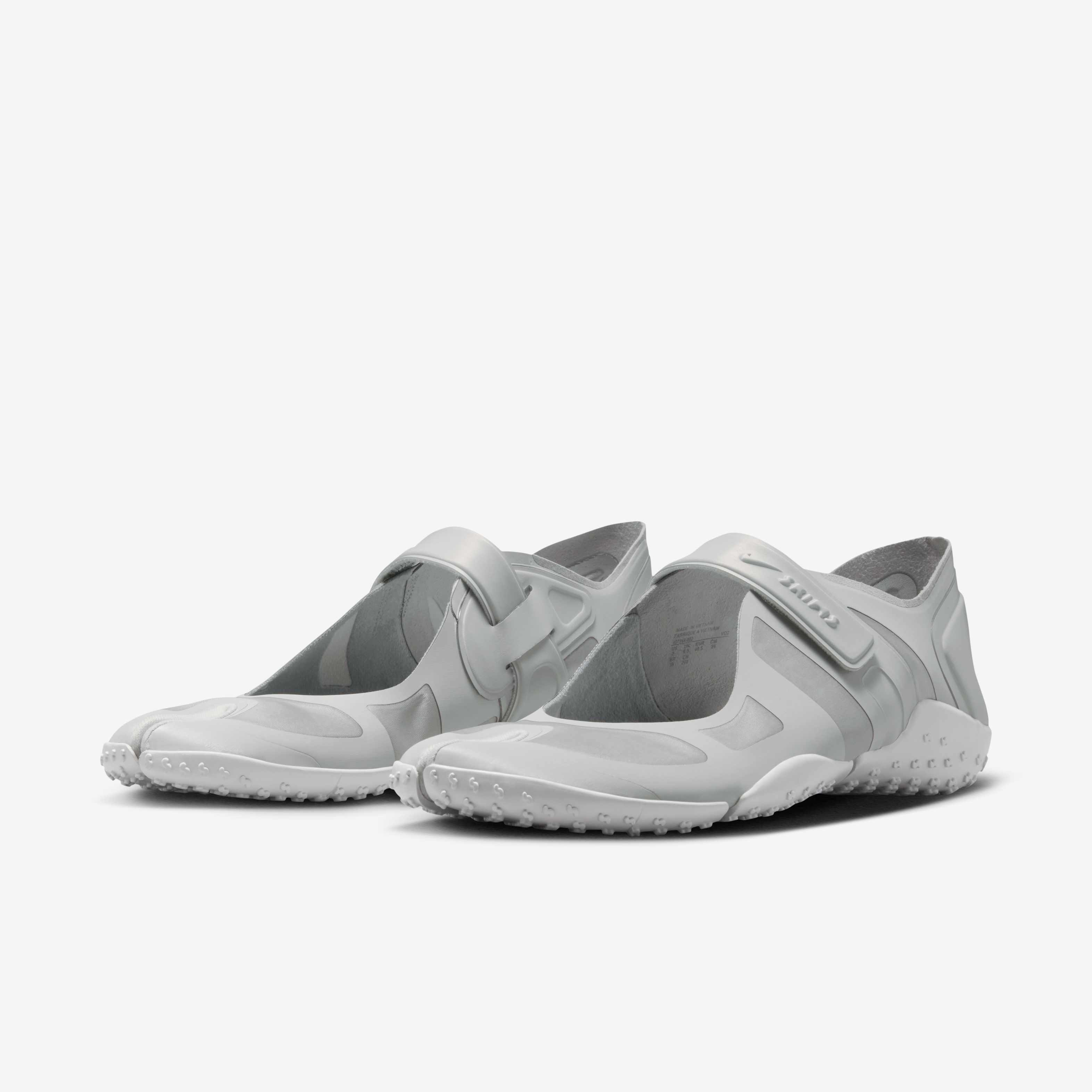 NikeSKIMS ريفت ساتين image number 4