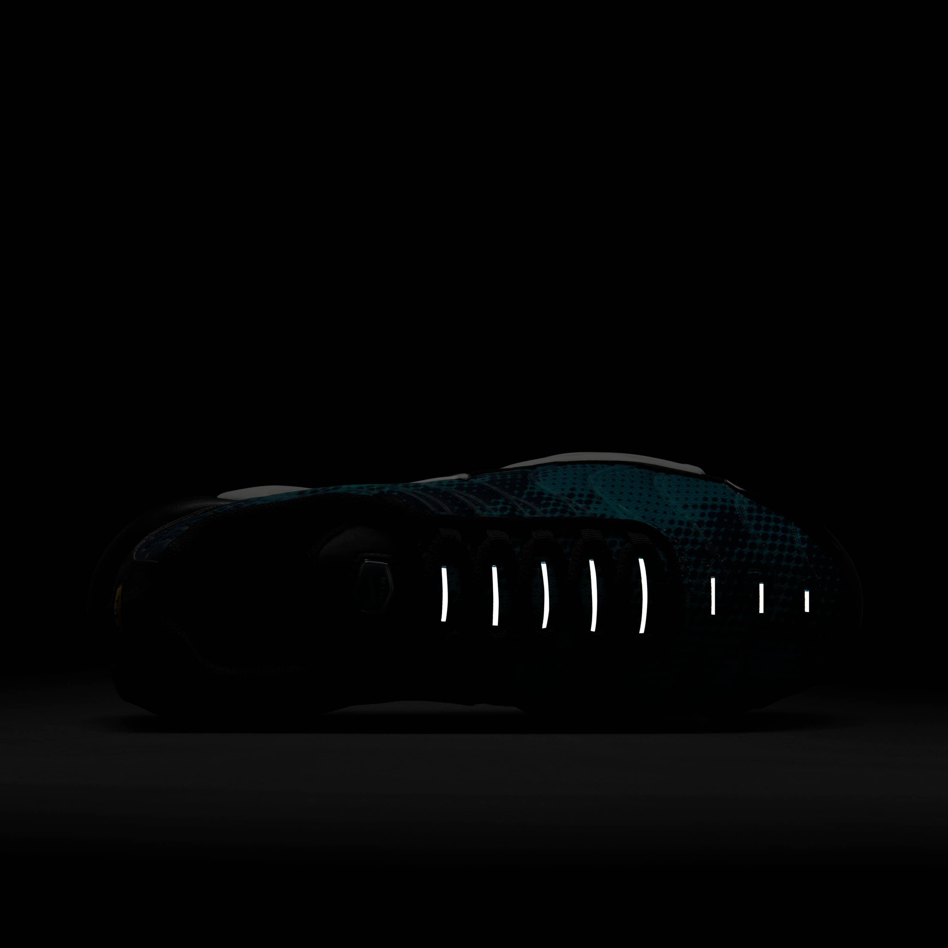 Nike Air Max Plus image number 8