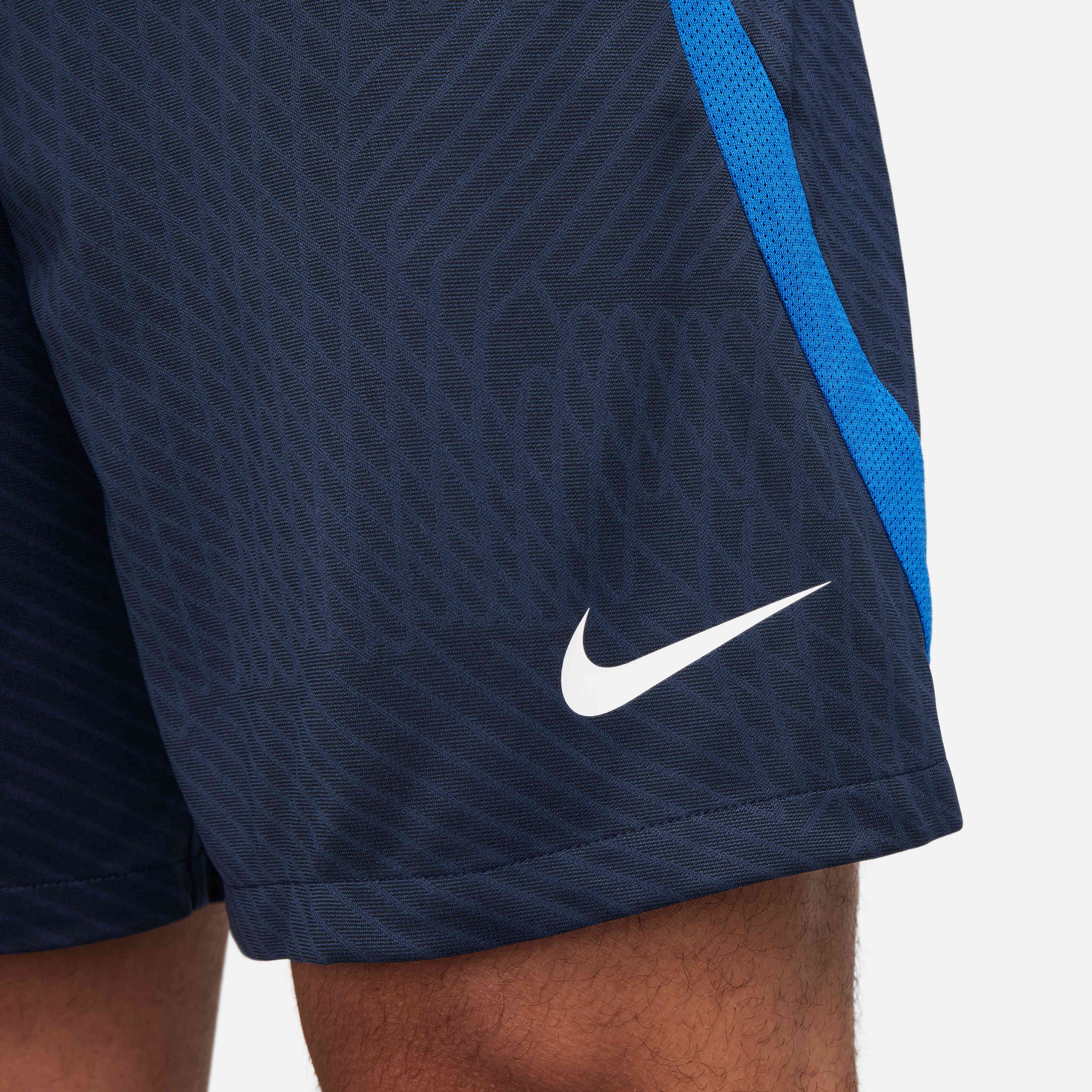 Nike Dri-FIT Strike image number 3